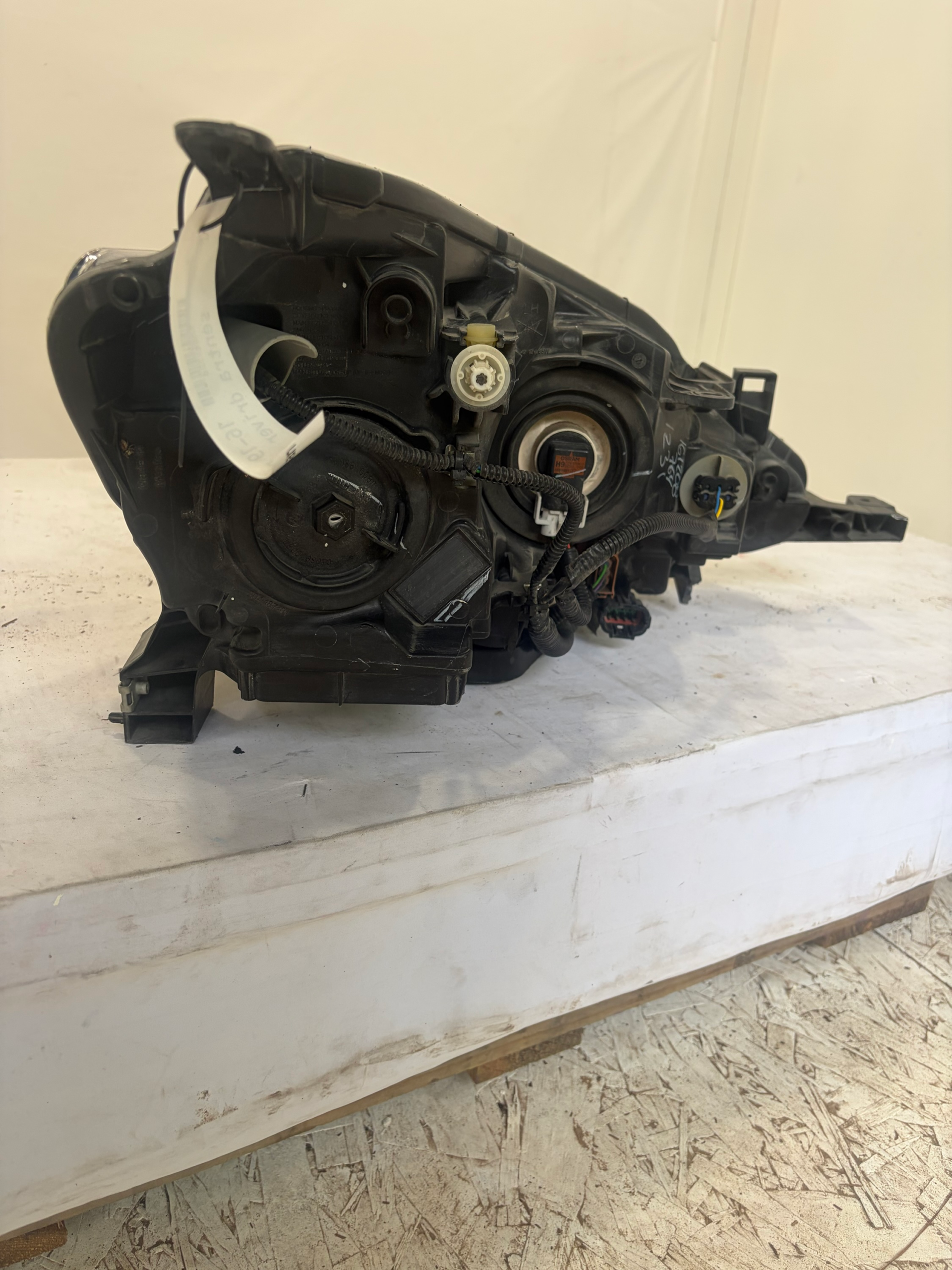2016-2019 Nissan Sentra Driver Side Headlight