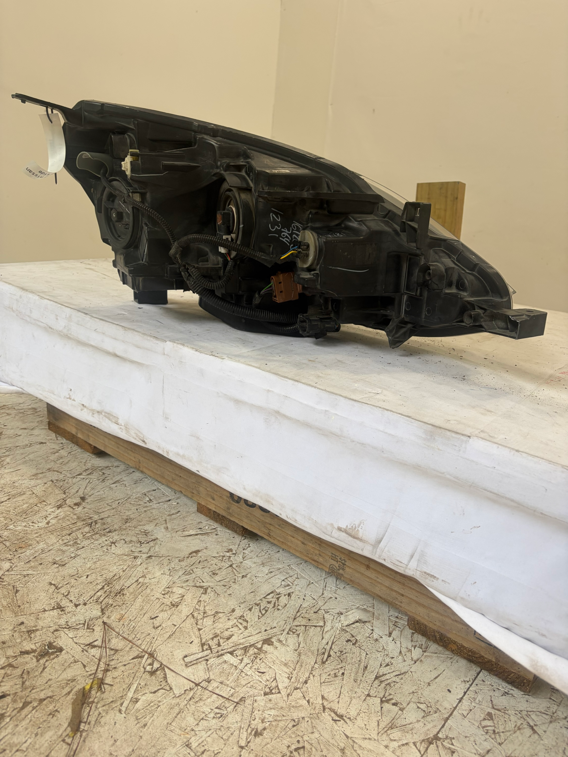 2016-2019 Nissan Sentra Driver Side Headlight
