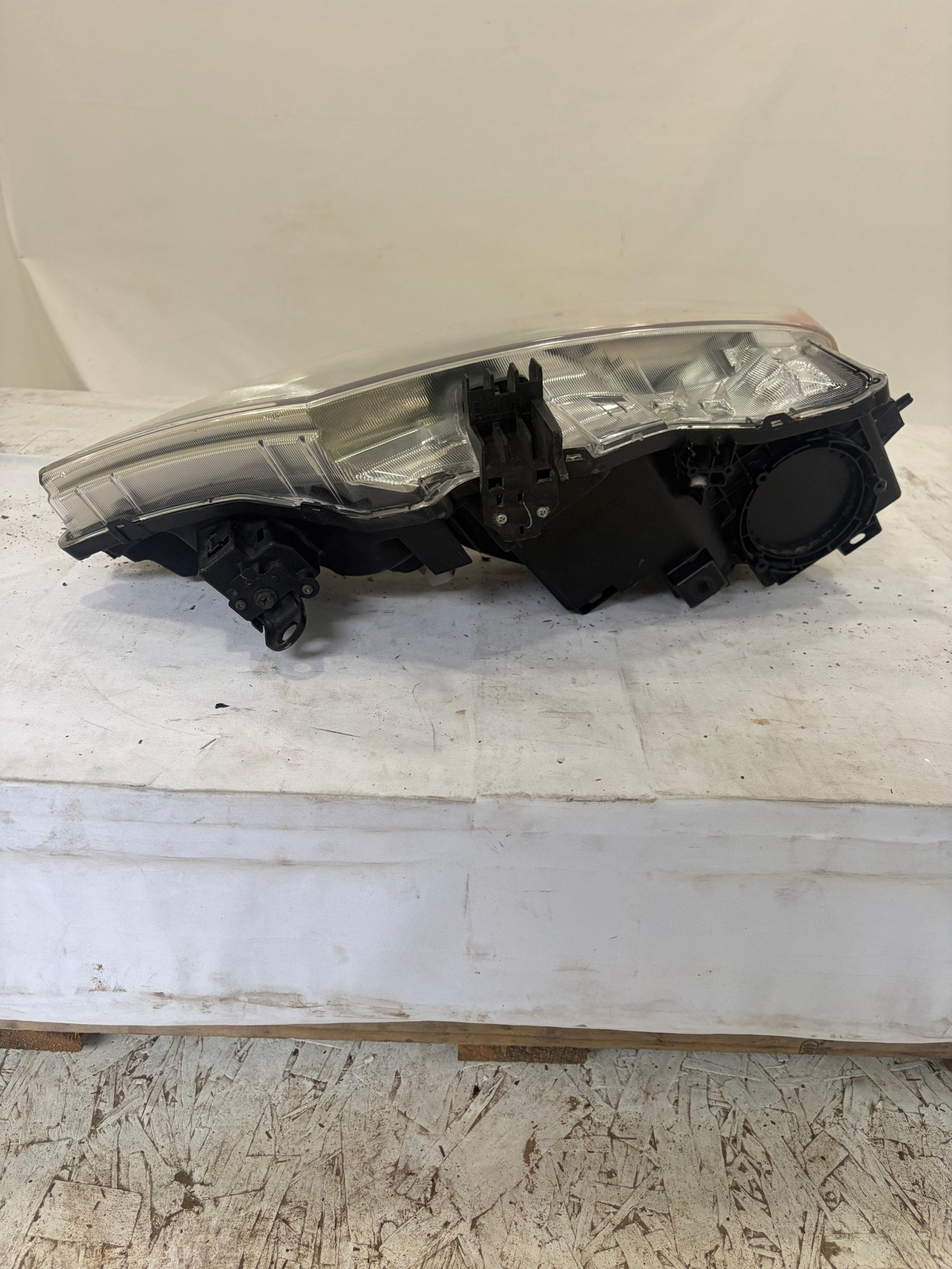 2012-2017 Nissan Quest Driver Side Headlight