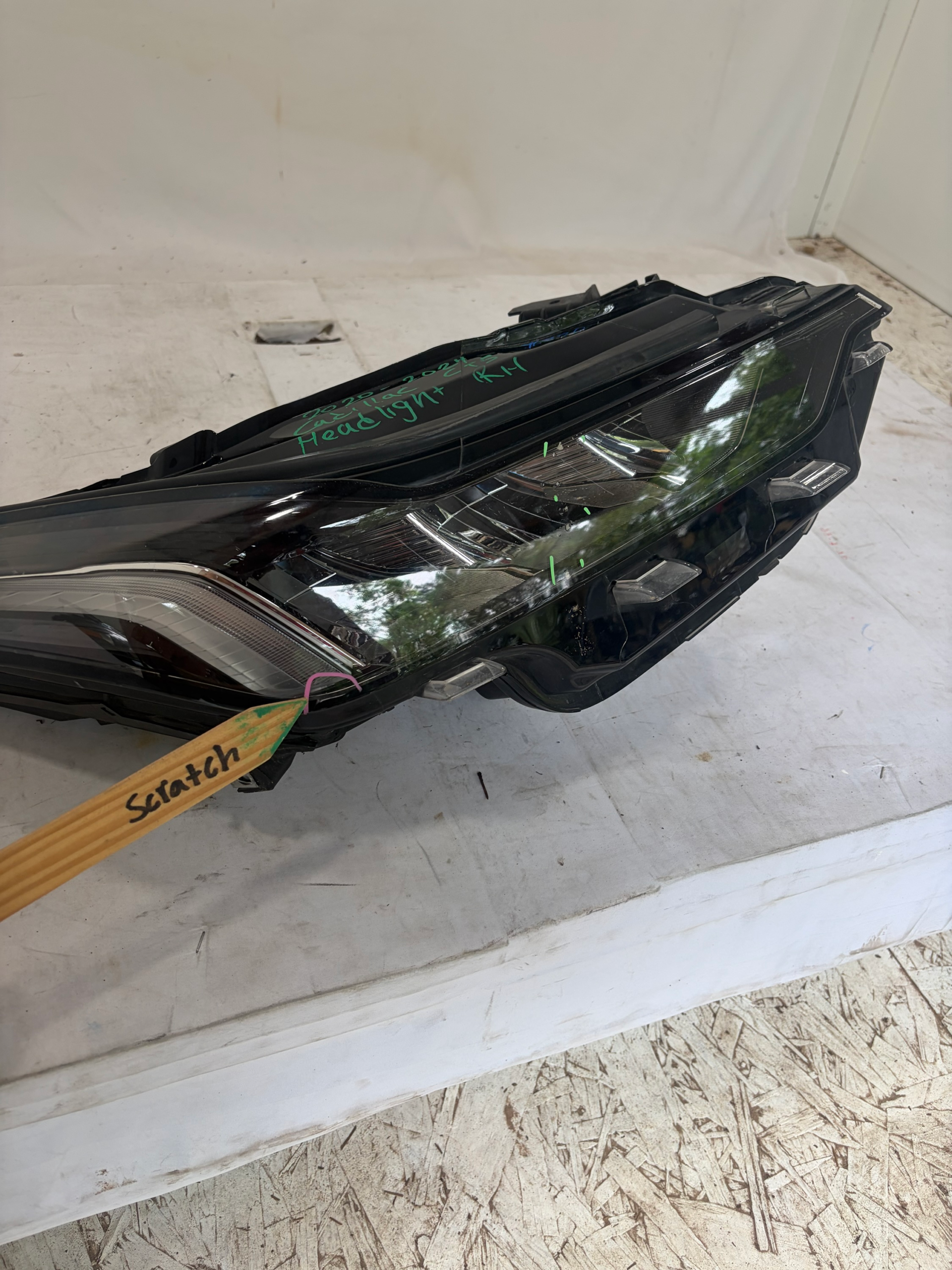2020-2024 Cadillac CT5 Passenger Side Headlight