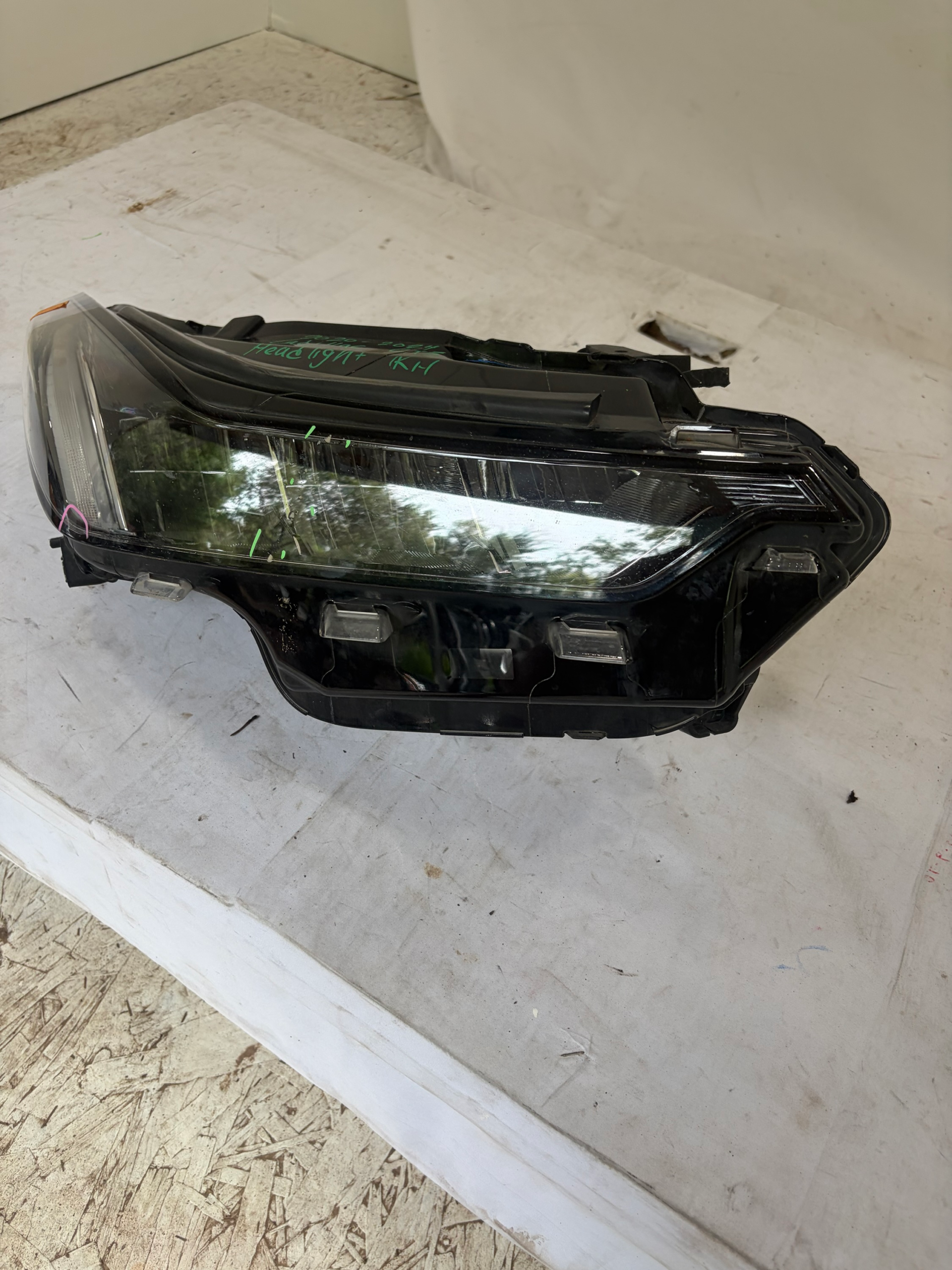 2020-2024 Cadillac CT5 Passenger Side Headlight