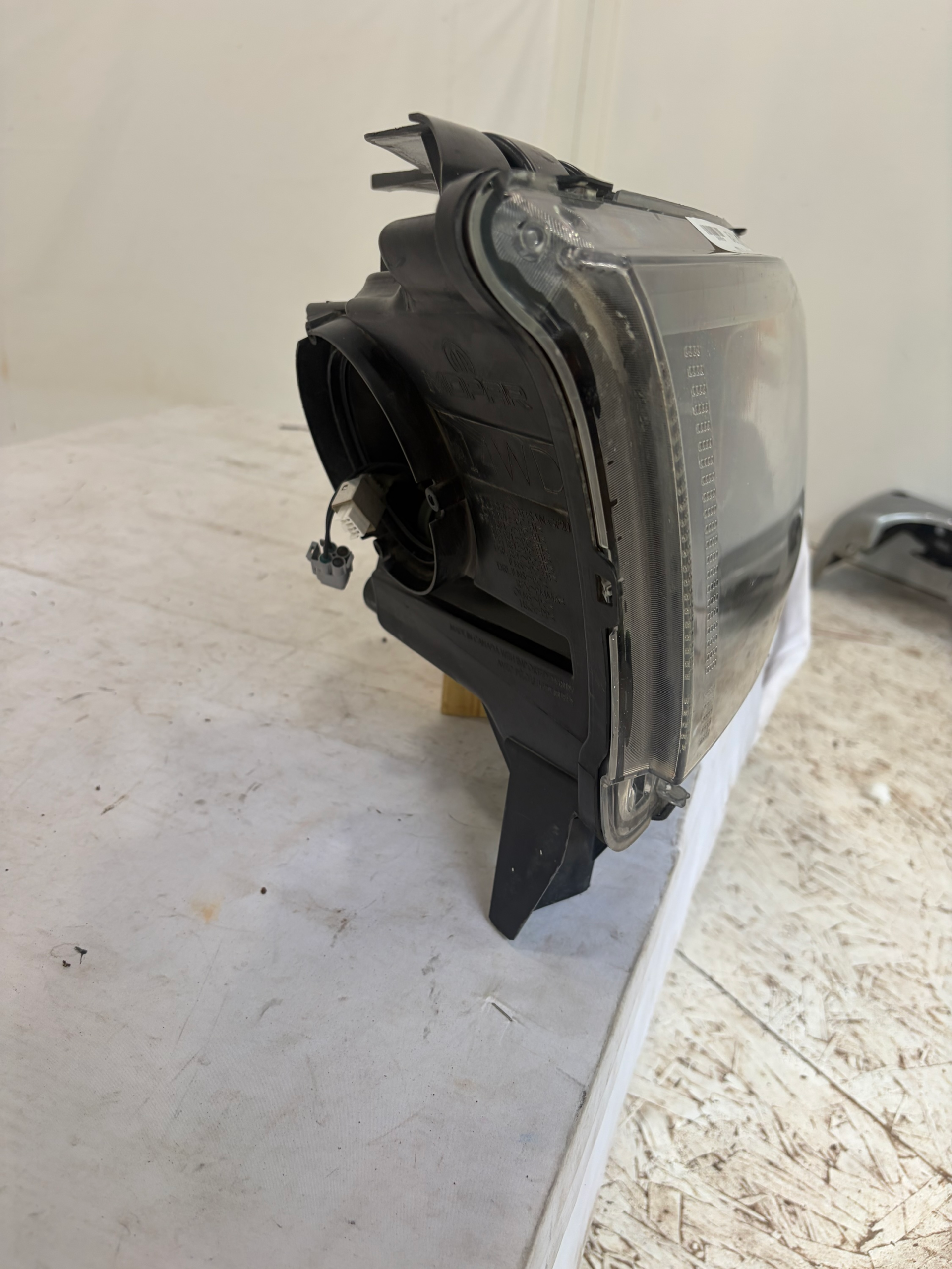 2016-2020 Dodge Durango Driver Side Headlight