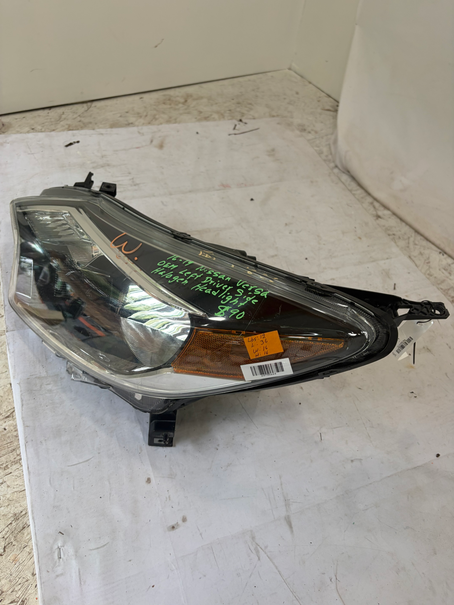 2016-2019 Nissan Versa Halogen Driver Side Headlight