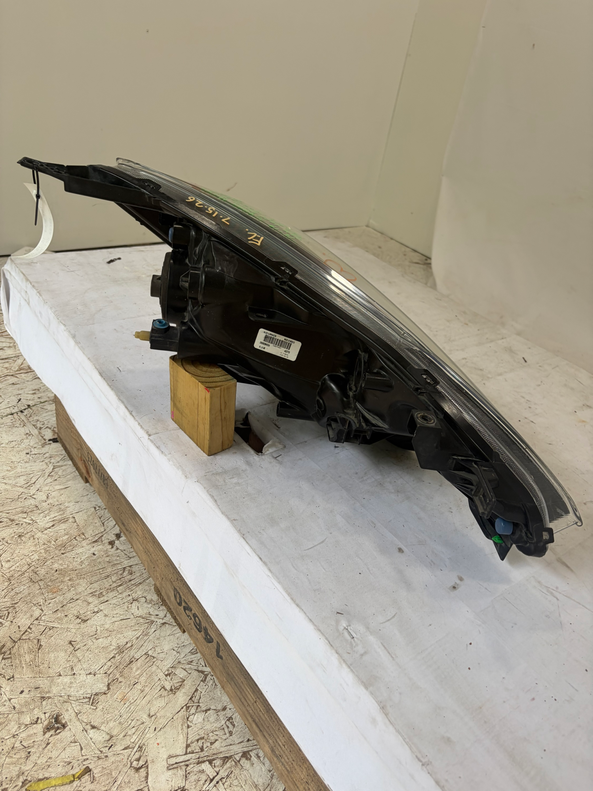 2016-2019 Nissan Versa Halogen Driver Side Headlight