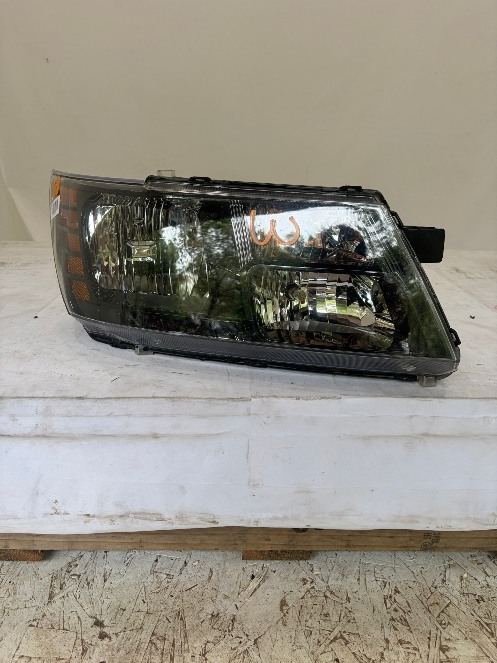 2008-2019 Dodge Journey Halogen Passenger Side Headlight