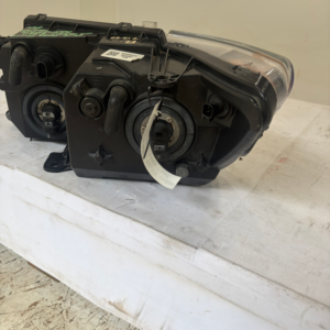 2008-2019 Dodge Journey Halogen Passenger Side Headlight - Image 7