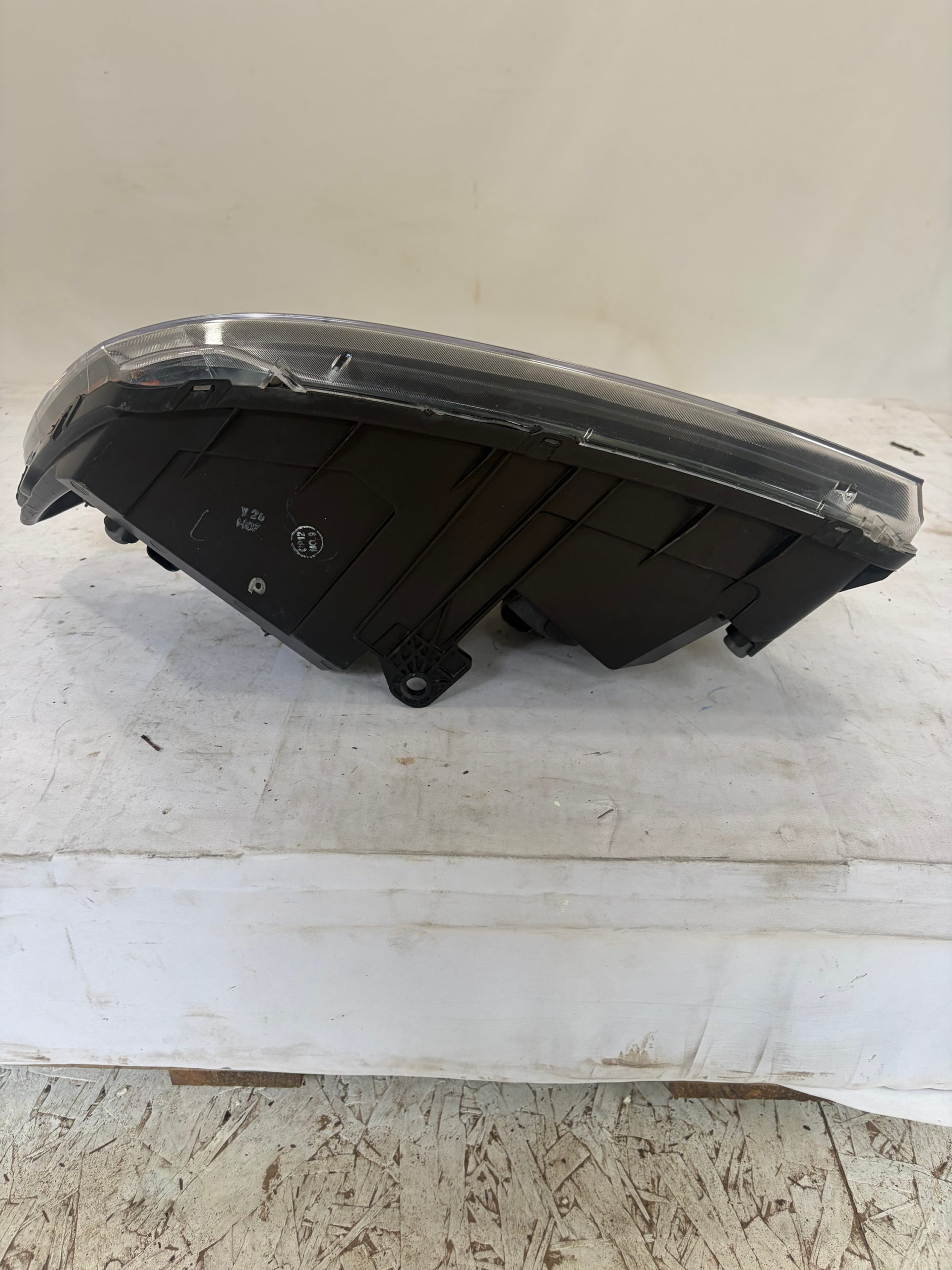 2008-2019 Dodge Journey Halogen Passenger Side Headlight