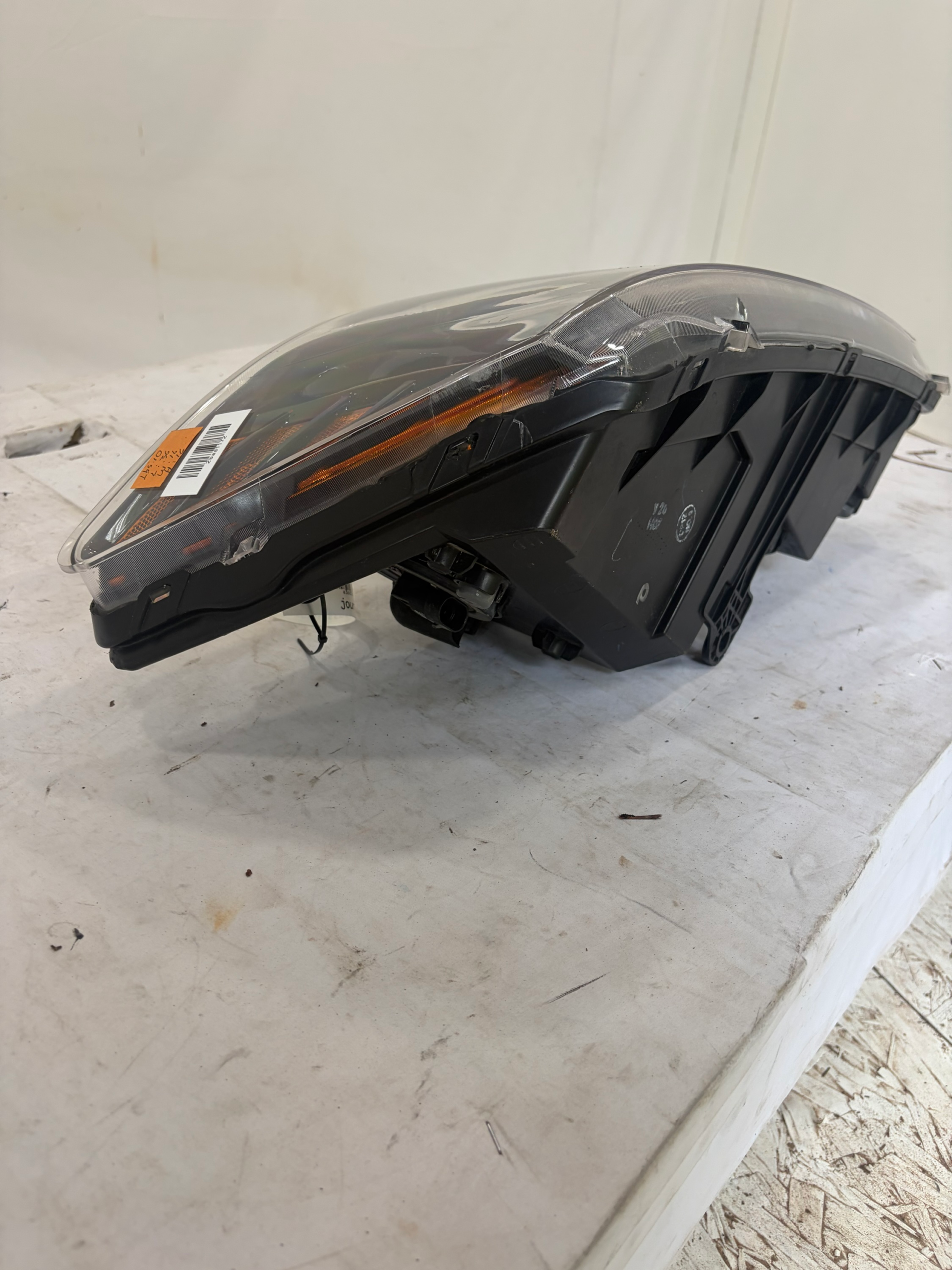 2008-2019 Dodge Journey Halogen Passenger Side Headlight