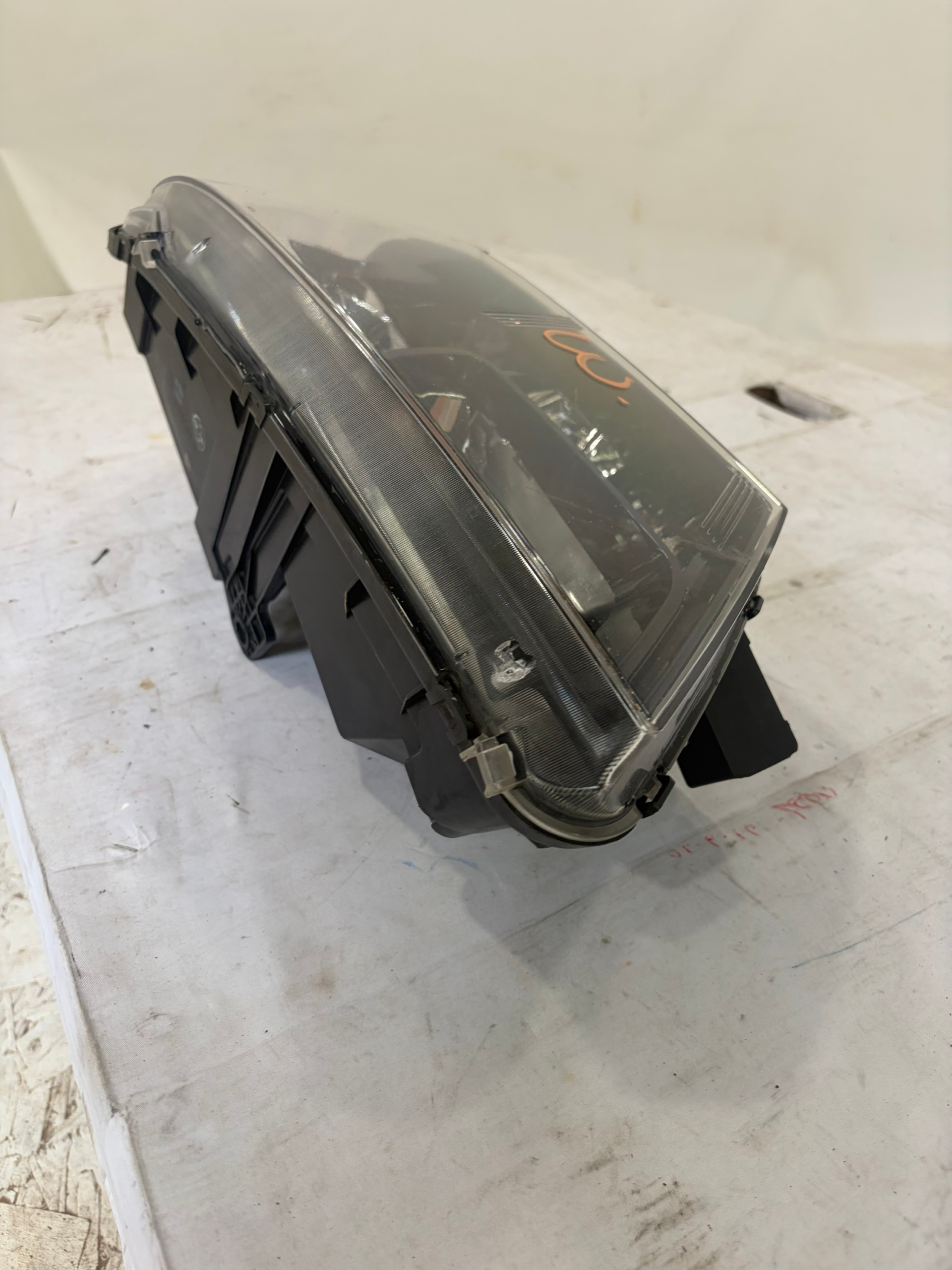 2008-2019 Dodge Journey Halogen Passenger Side Headlight