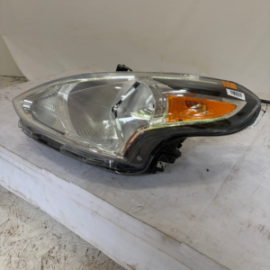 2015-2019 Nissan Versa Halogen Driver Side Headlight - Image 5