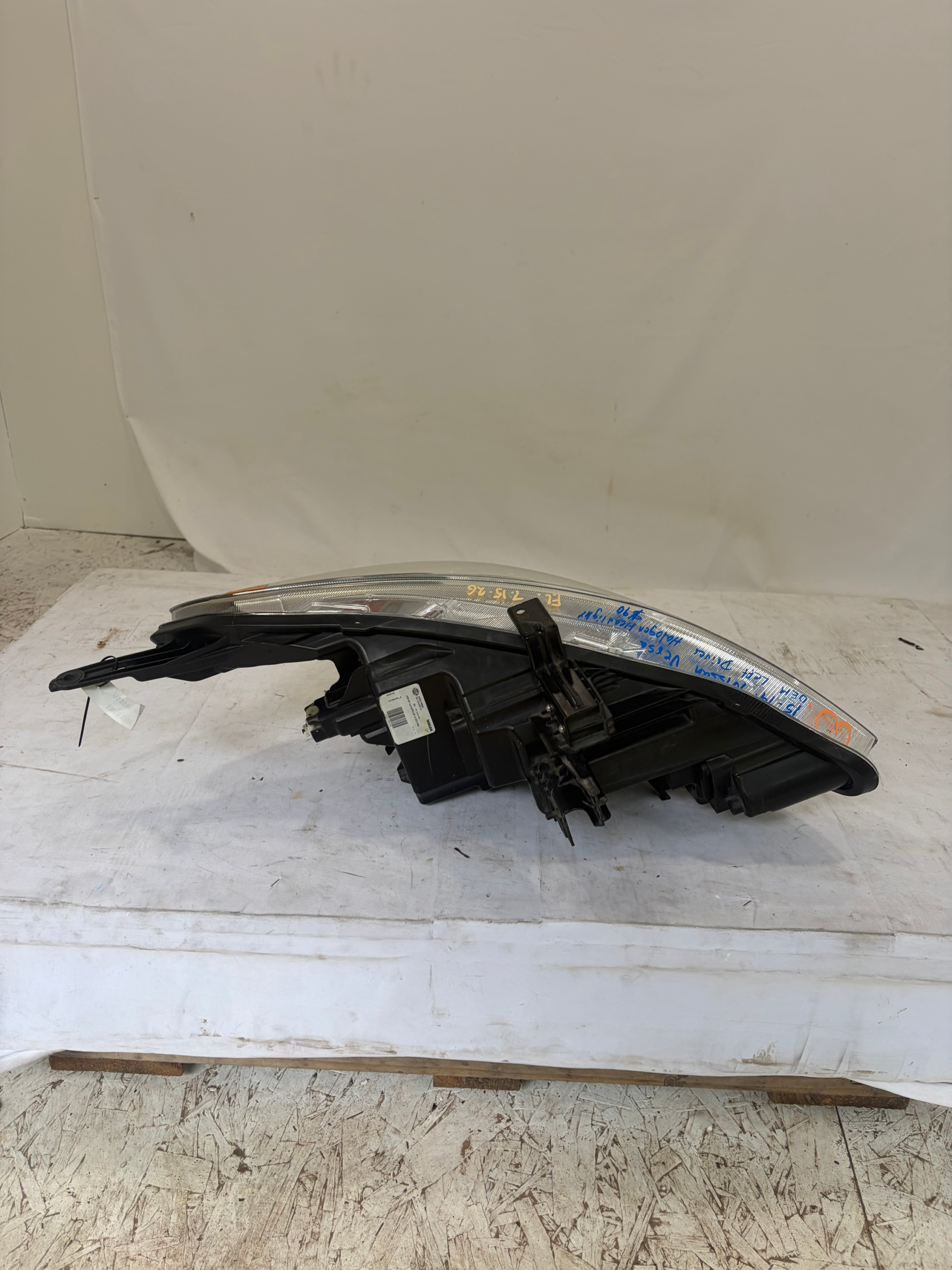 2015-2019 Nissan Versa Halogen Driver Side Headlight