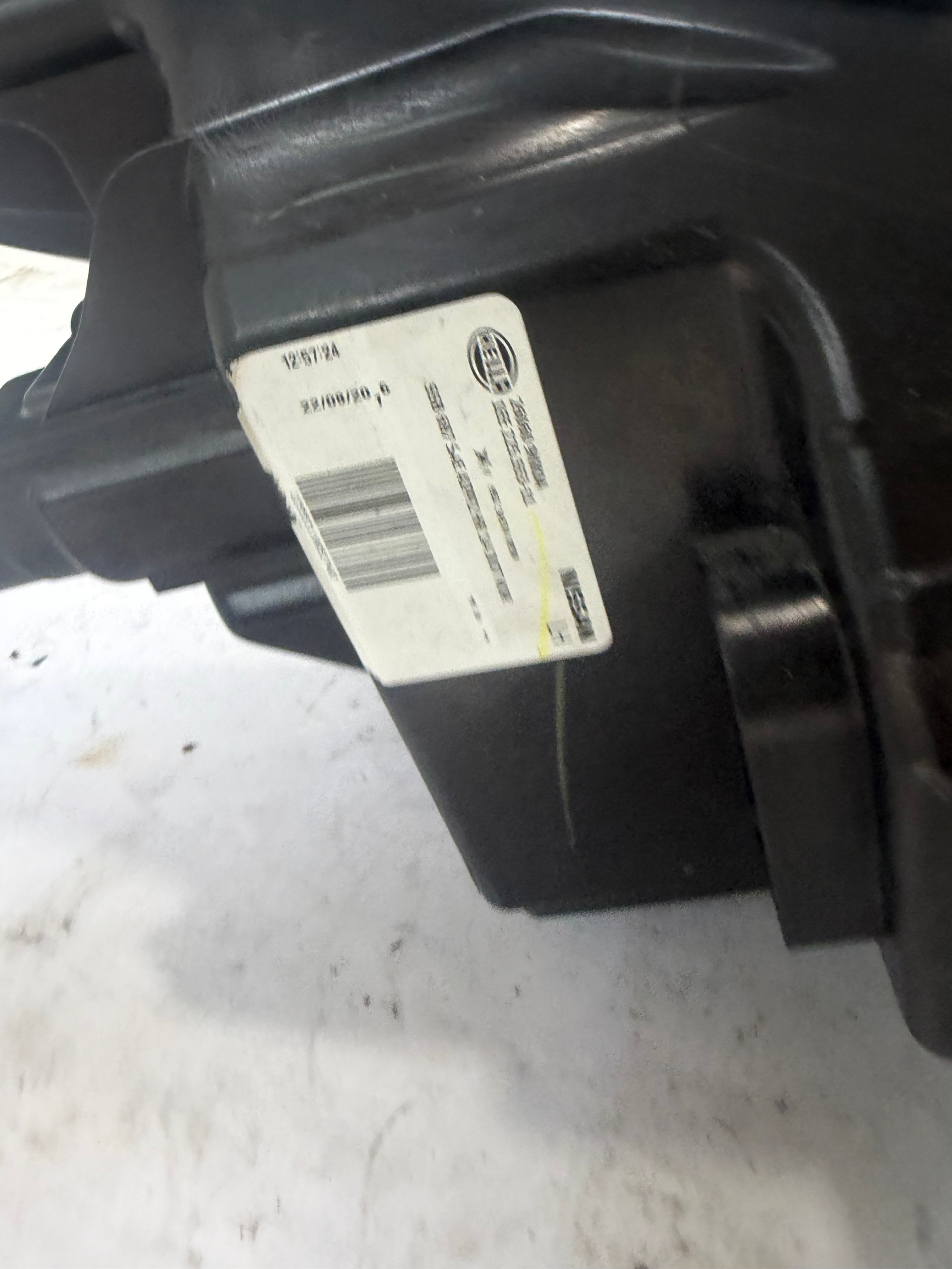 2015-2019 Nissan Versa Halogen Driver Side Headlight