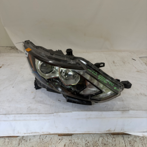 2017-2019 Nissan Rogue Sport Passenger Side Headlight