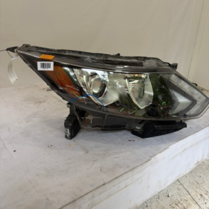 2017-2019 Nissan Rogue Sport Passenger Side Headlight - Image 3