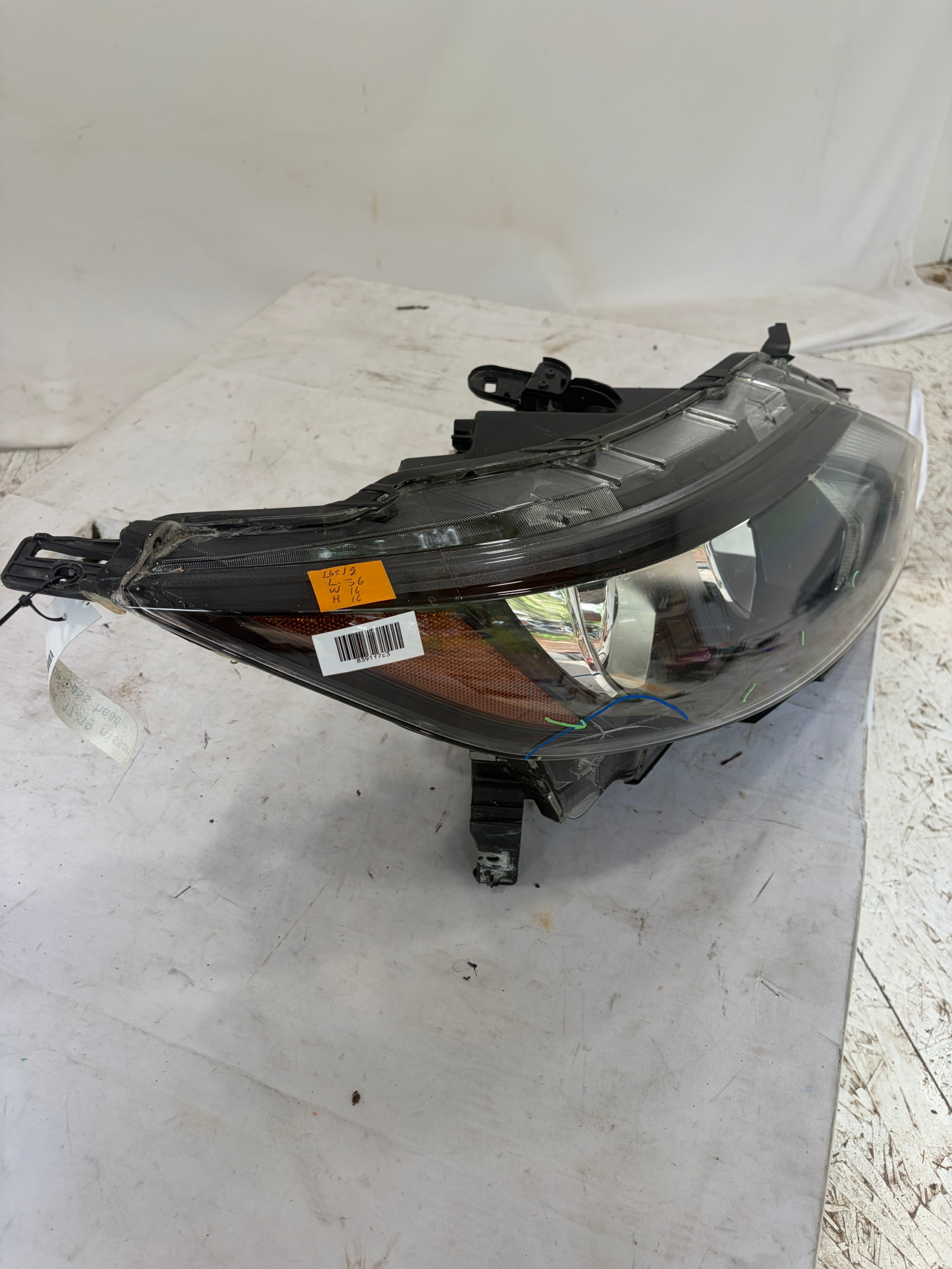 2017-2019 Nissan Rogue Sport Passenger Side Headlight