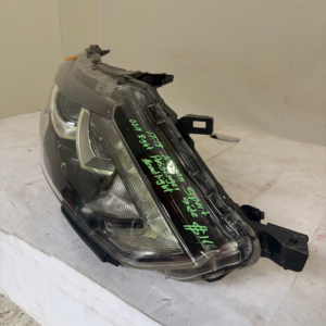 2017-2019 Nissan Rogue Sport Passenger Side Headlight - Image 7