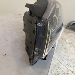 2019-2020 Kia Sorento Driver Side Headlight - Image 5
