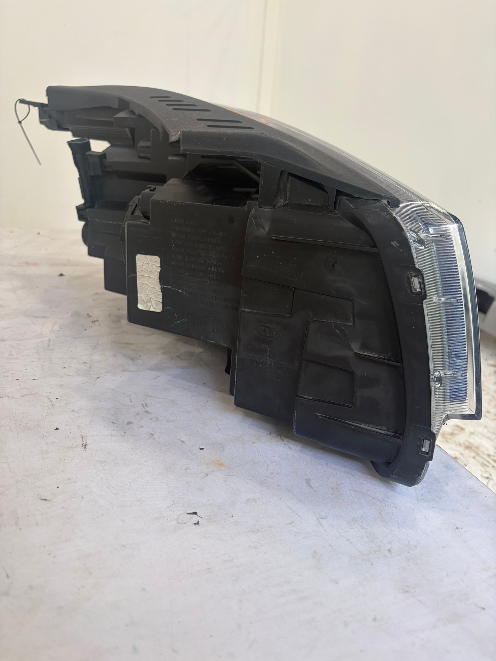 2019-2020 Kia Sorento Driver Side Headlight