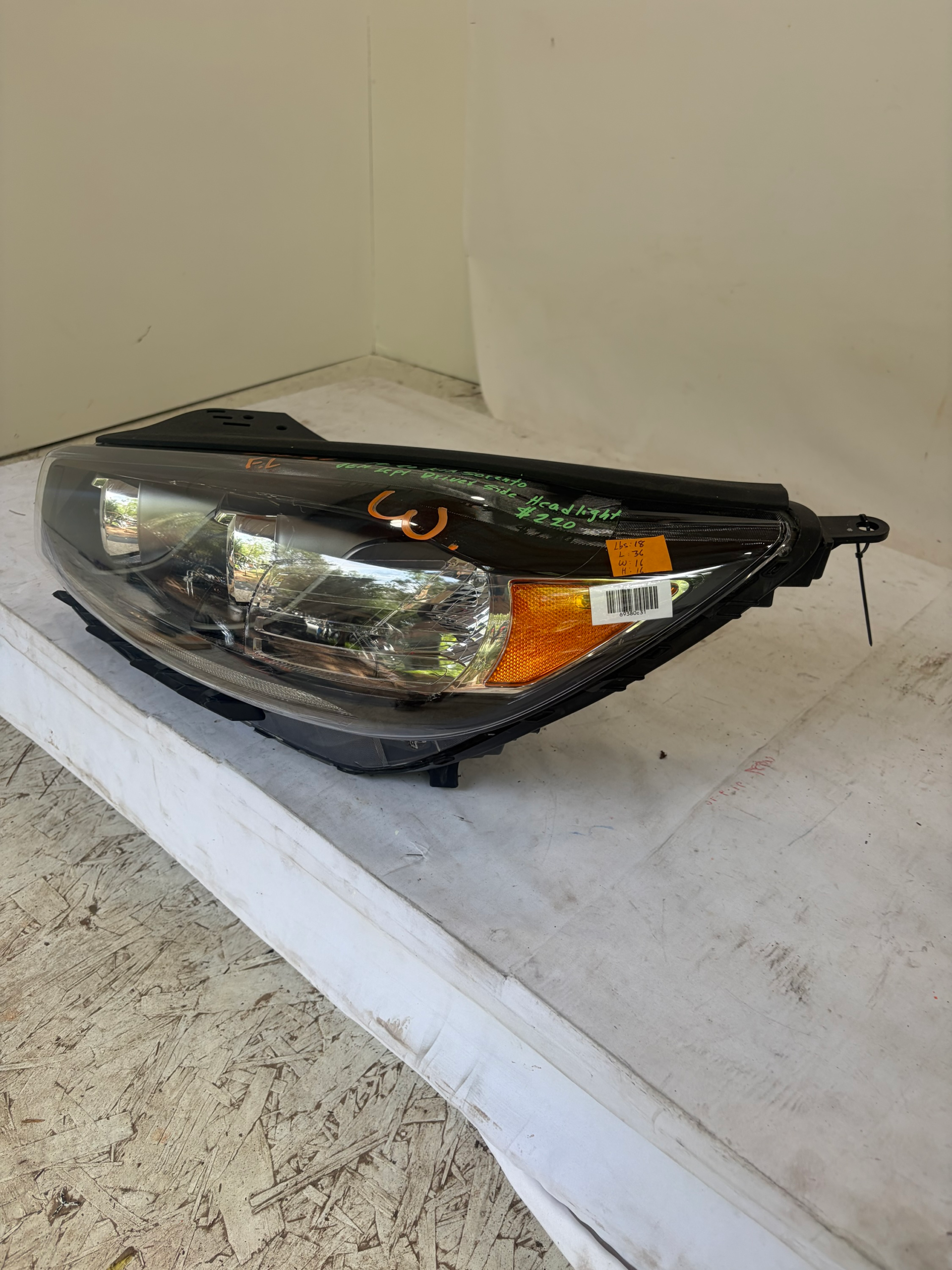 2019-2020 Kia Sorento Driver Side Headlight