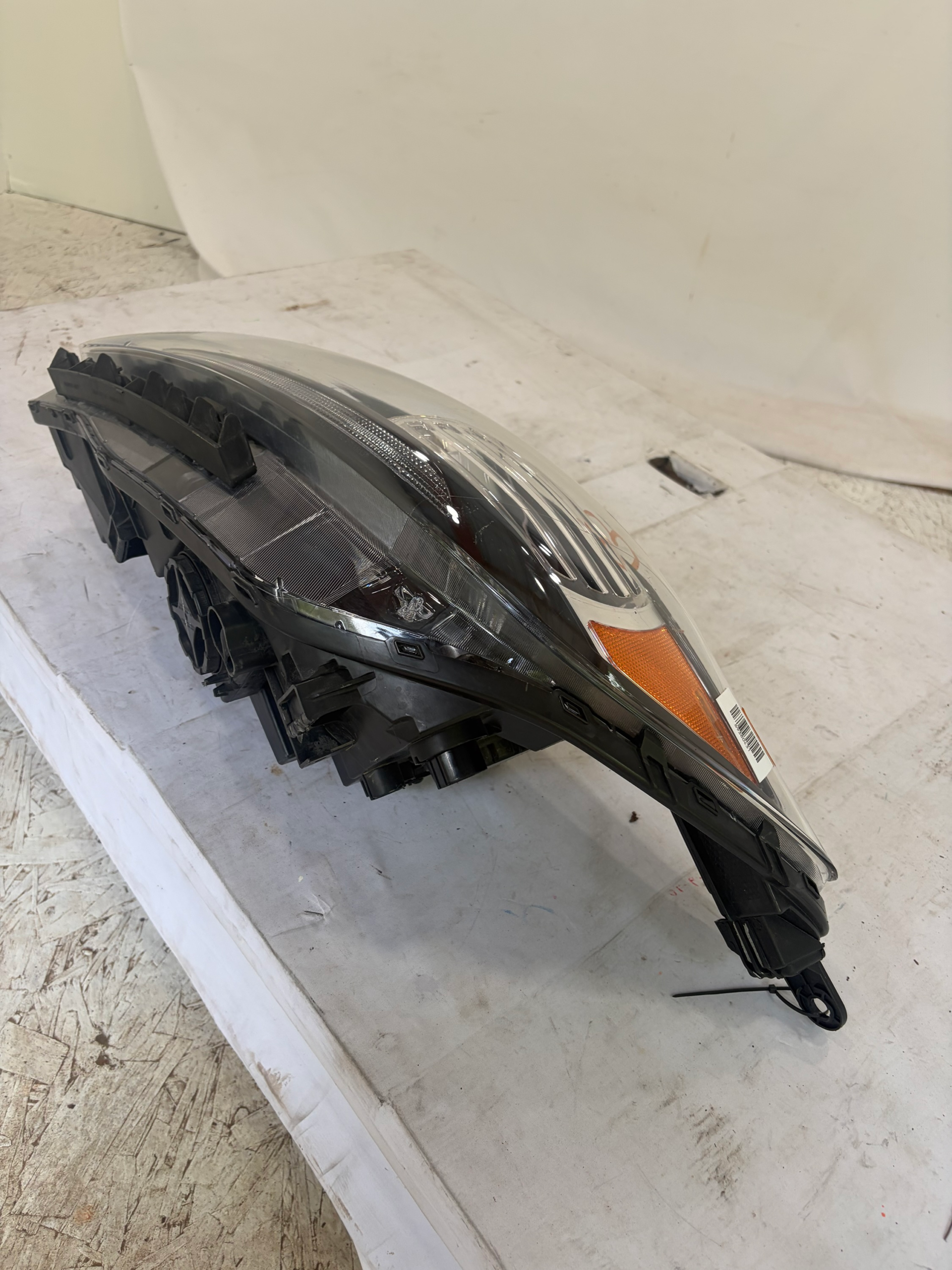 2019-2020 Kia Sorento Driver Side Headlight