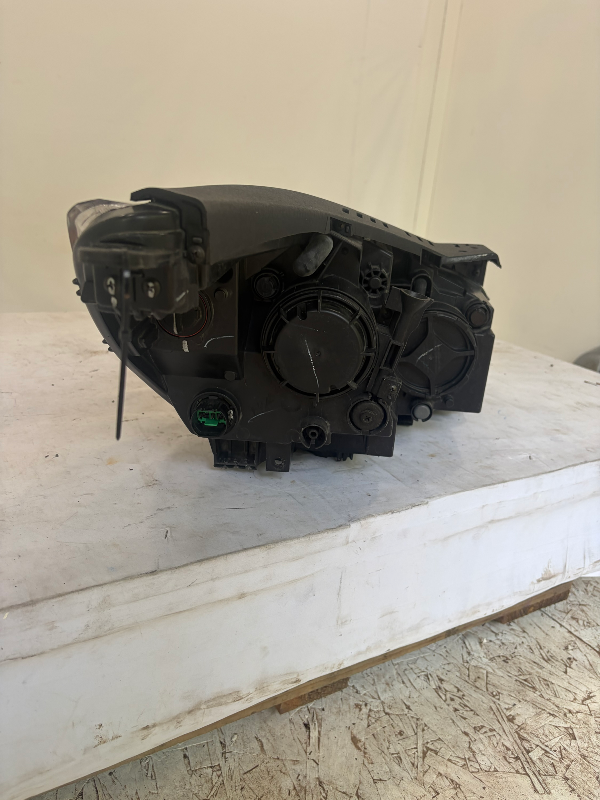 2019-2020 Kia Sorento Driver Side Headlight
