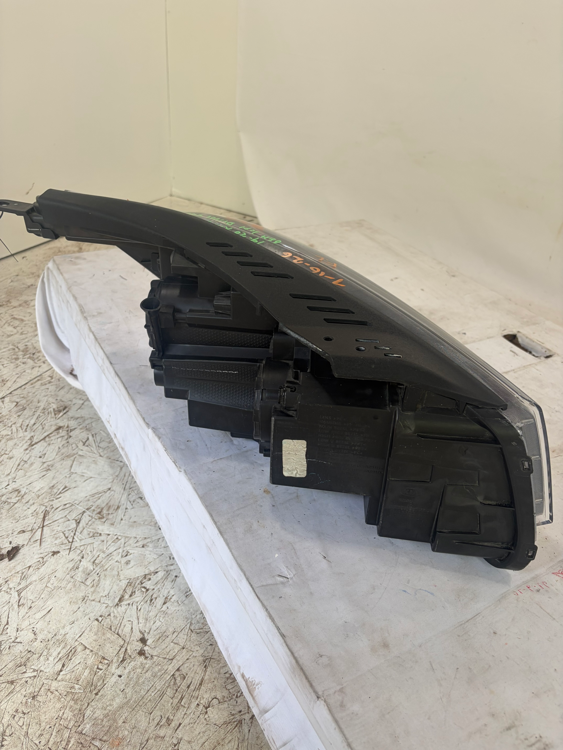 2019-2020 Kia Sorento Driver Side Headlight
