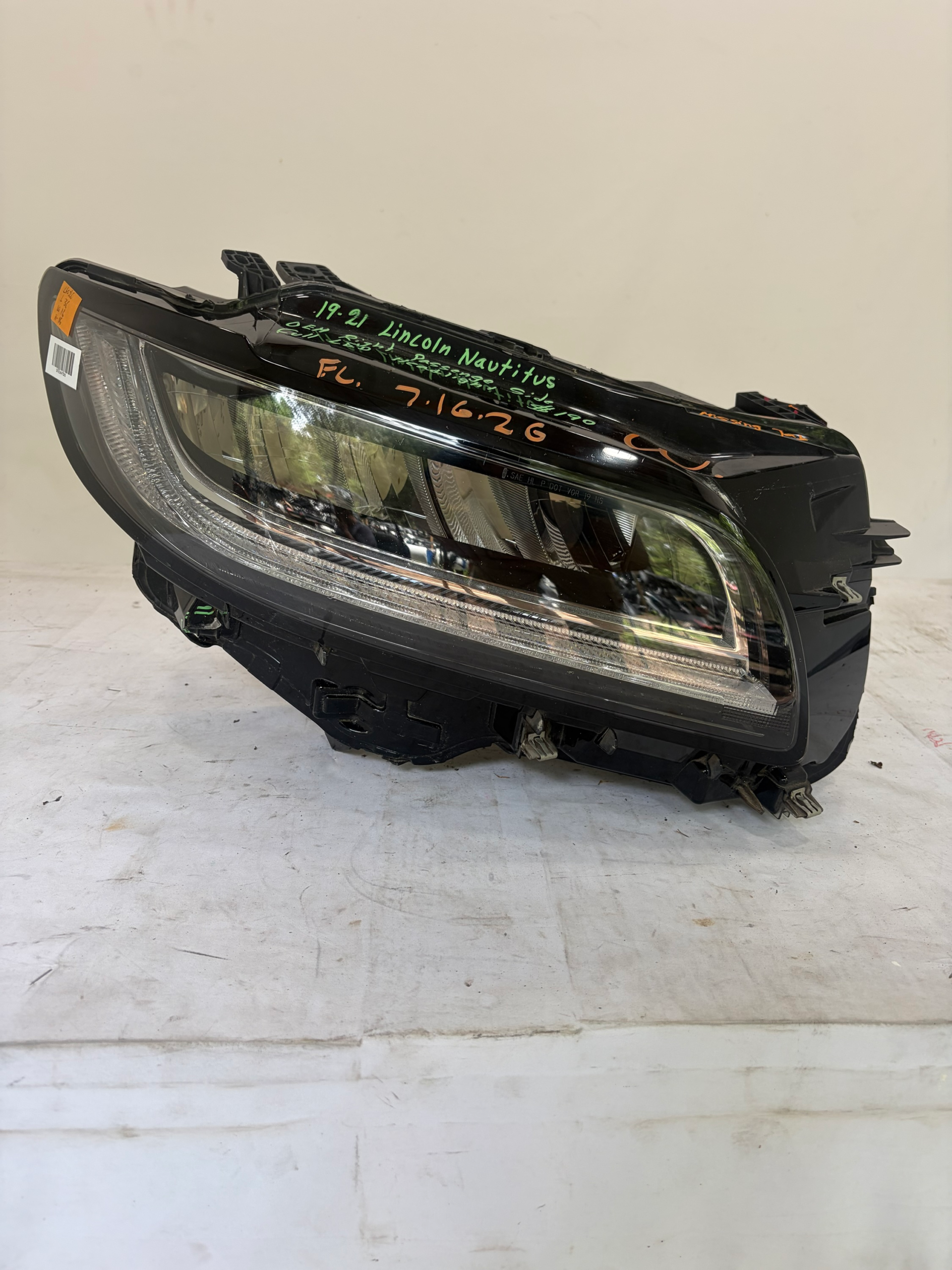 2019-2021 Lincoln Nautilus Passenger Side Full LED Headlight