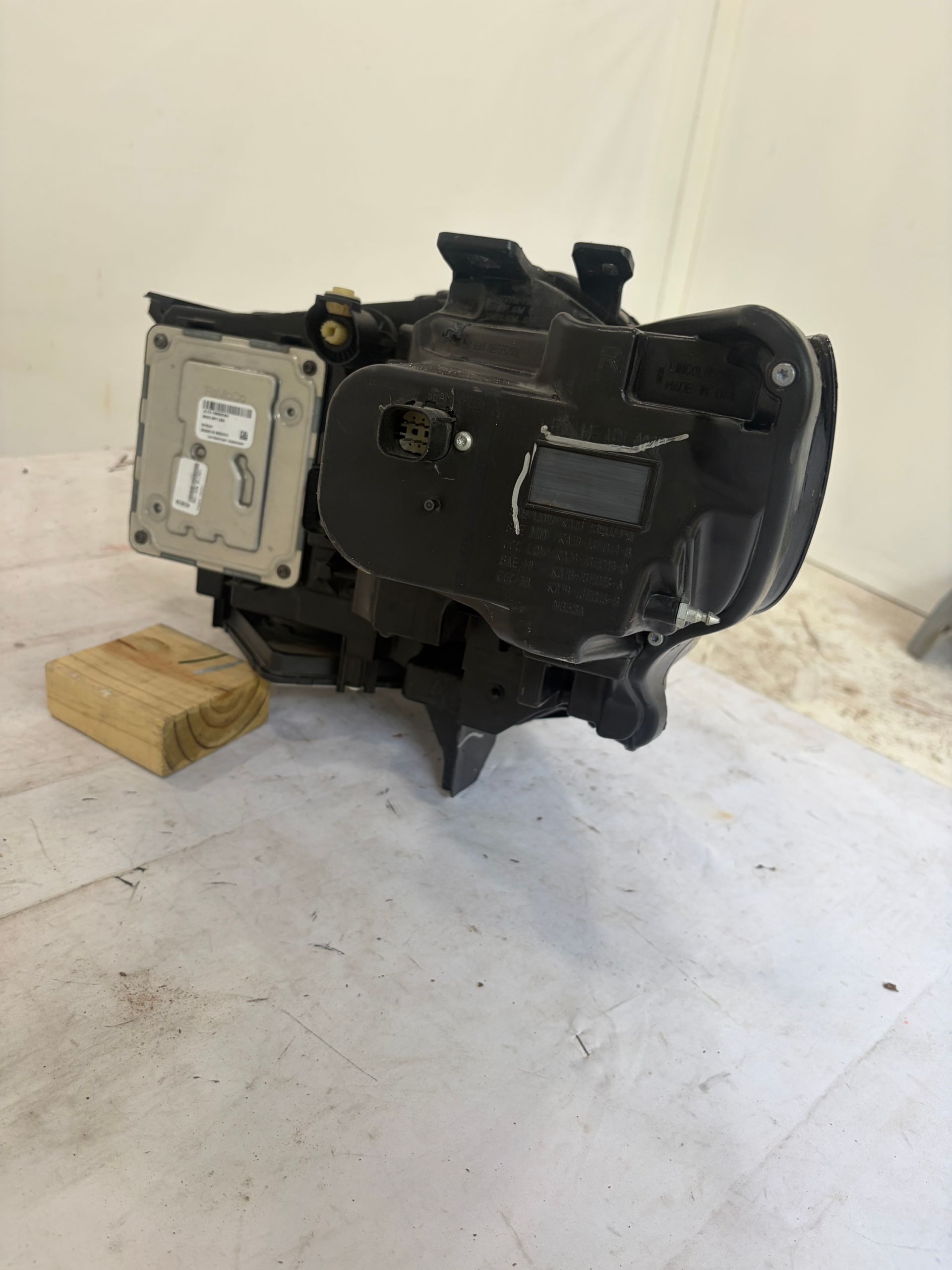 2019-2021 Lincoln Nautilus Passenger Side Full LED Headlight