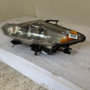 2009-2013 Nissan Murano Driver Side Headlight - Image 2