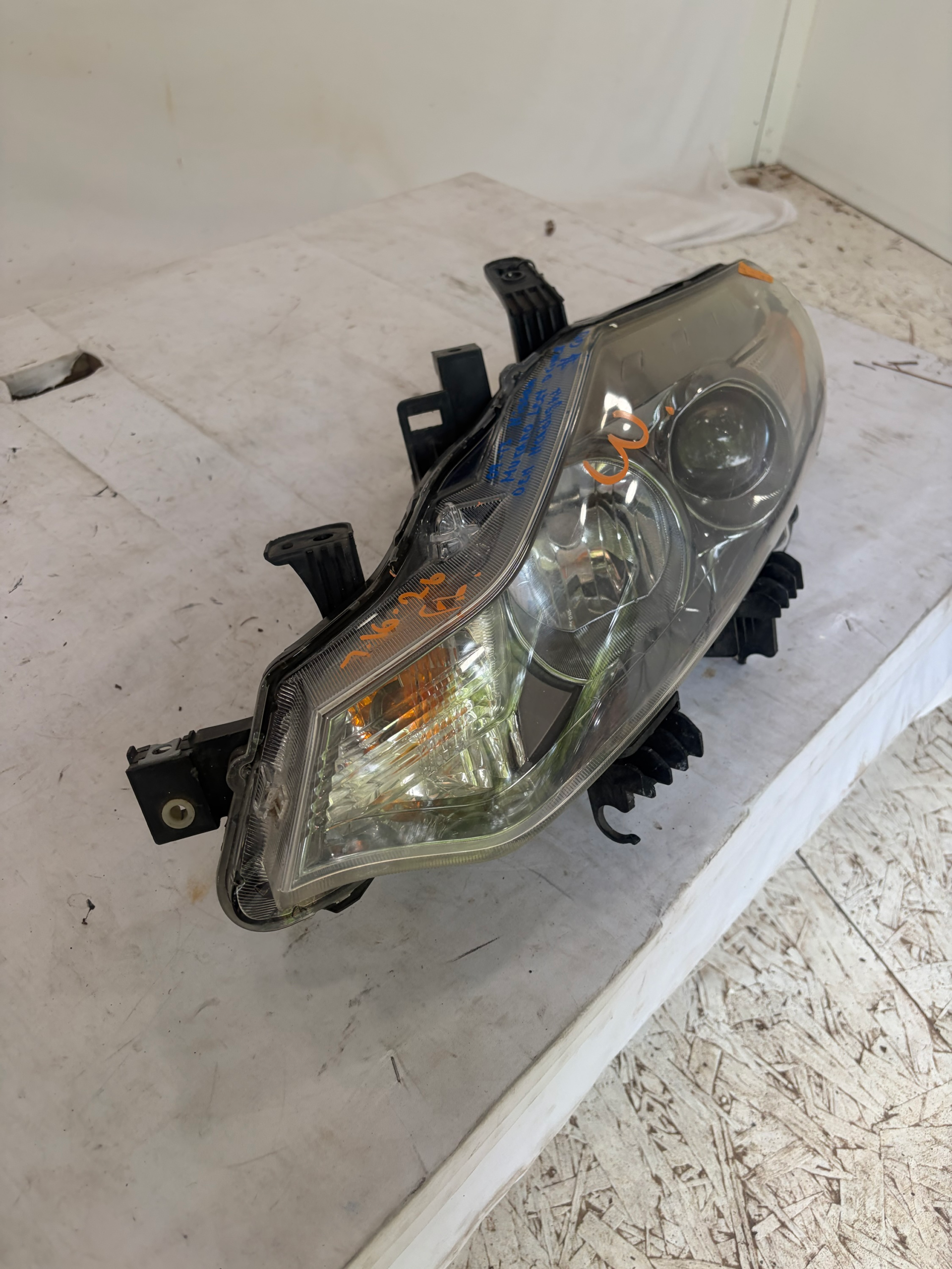 2009-2013 Nissan Murano Driver Side Headlight