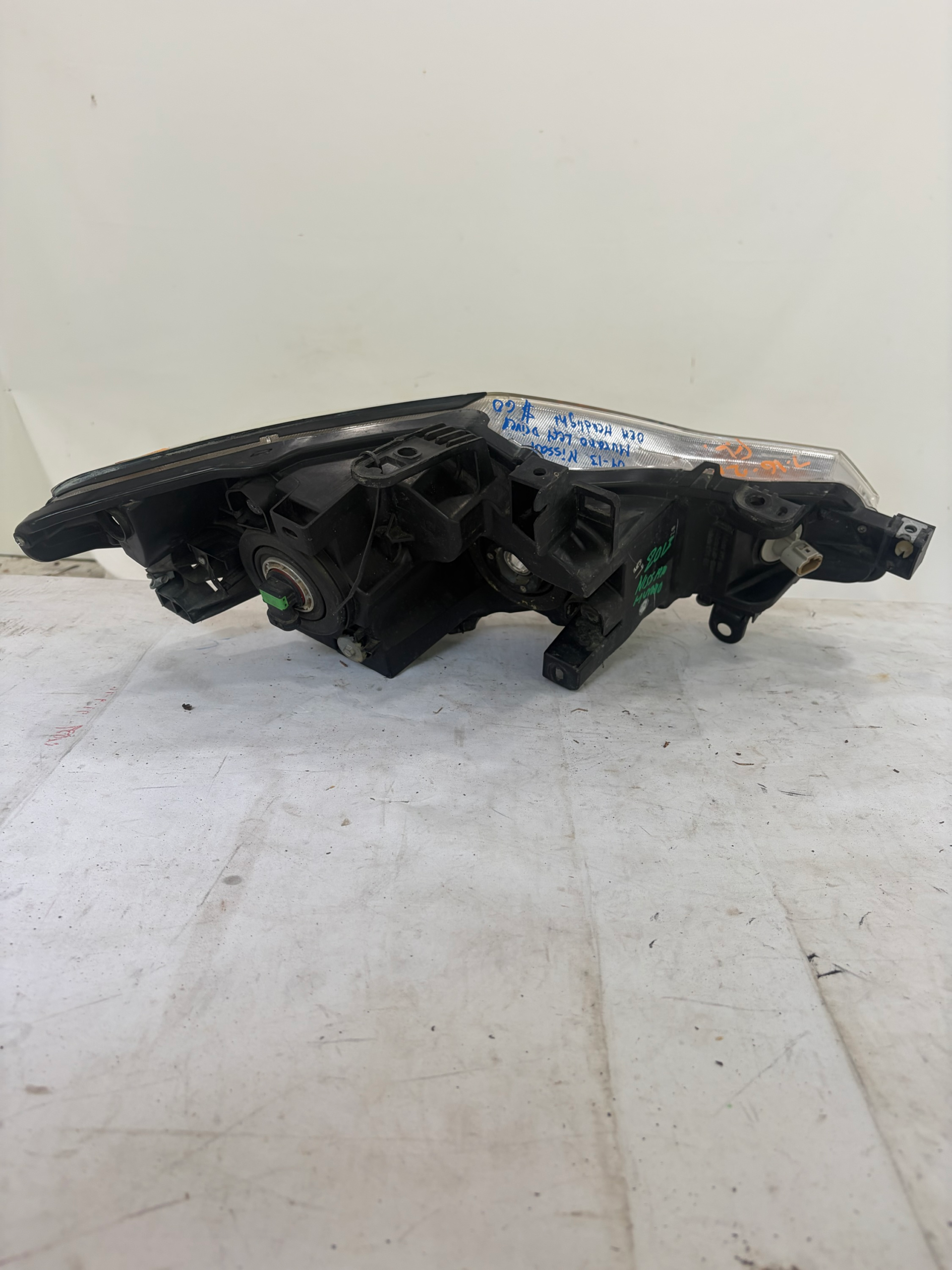 2009-2013 Nissan Murano Driver Side Headlight