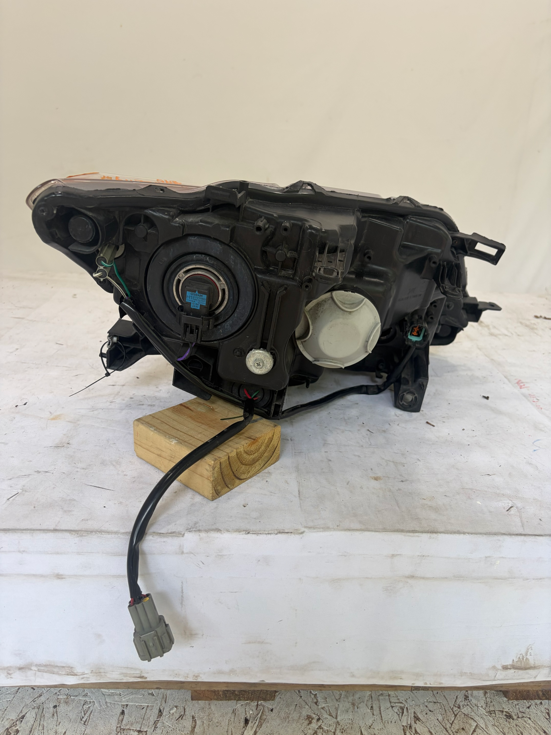 2014-2016 Nissan Rogue Driver Side Headlight (Aftermarket)