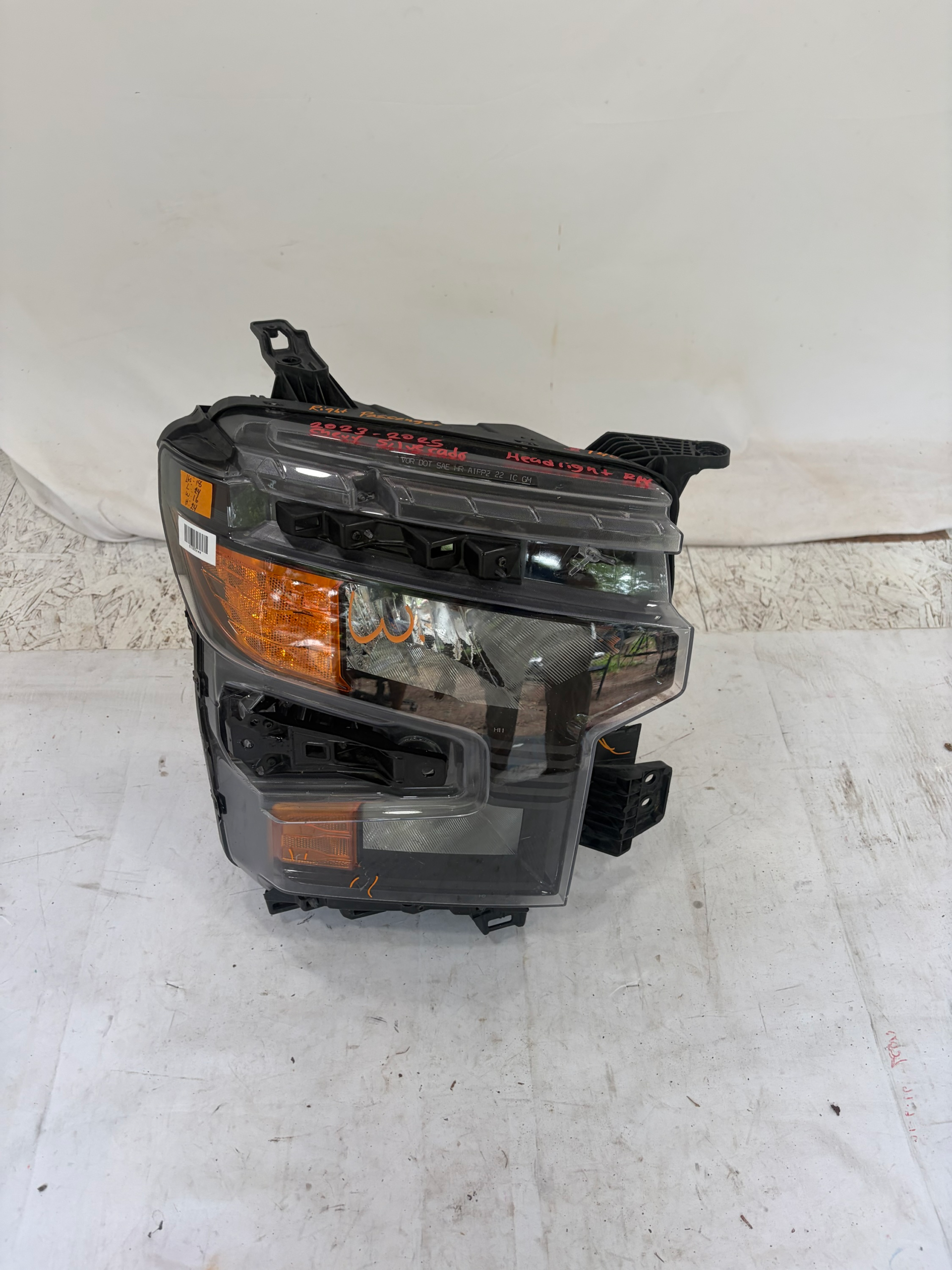 2023-2025 Chevrolet Silverado 1500 Passenger Side Headlight