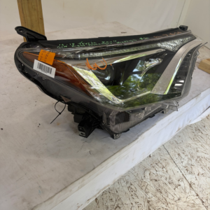 2016-2018 Toyota RAV4 Passenger Side Headlight - Image 3