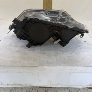 2016-2018 Toyota RAV4 Passenger Side Headlight - Image 5