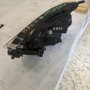 2016-2018 Toyota RAV4 Passenger Side Headlight - Image 10