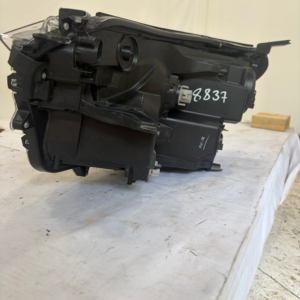 2016-2018 Toyota RAV4 Passenger Side Headlight - Image 11