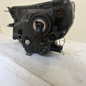2016-2018 Toyota RAV4 Passenger Side Headlight - Image 12
