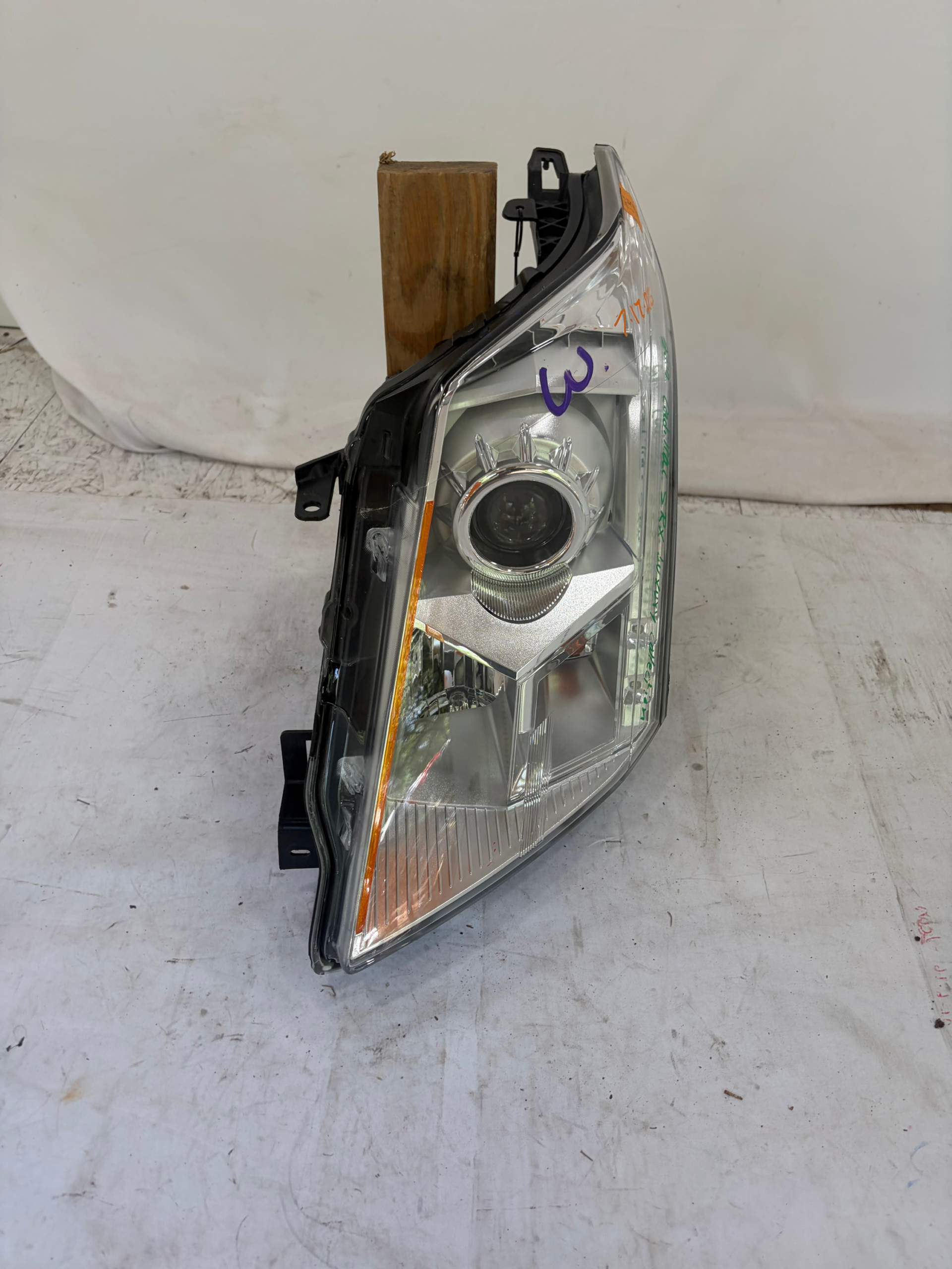 2010-2016 Cadillac SRX Halogen Driver Side Headlight