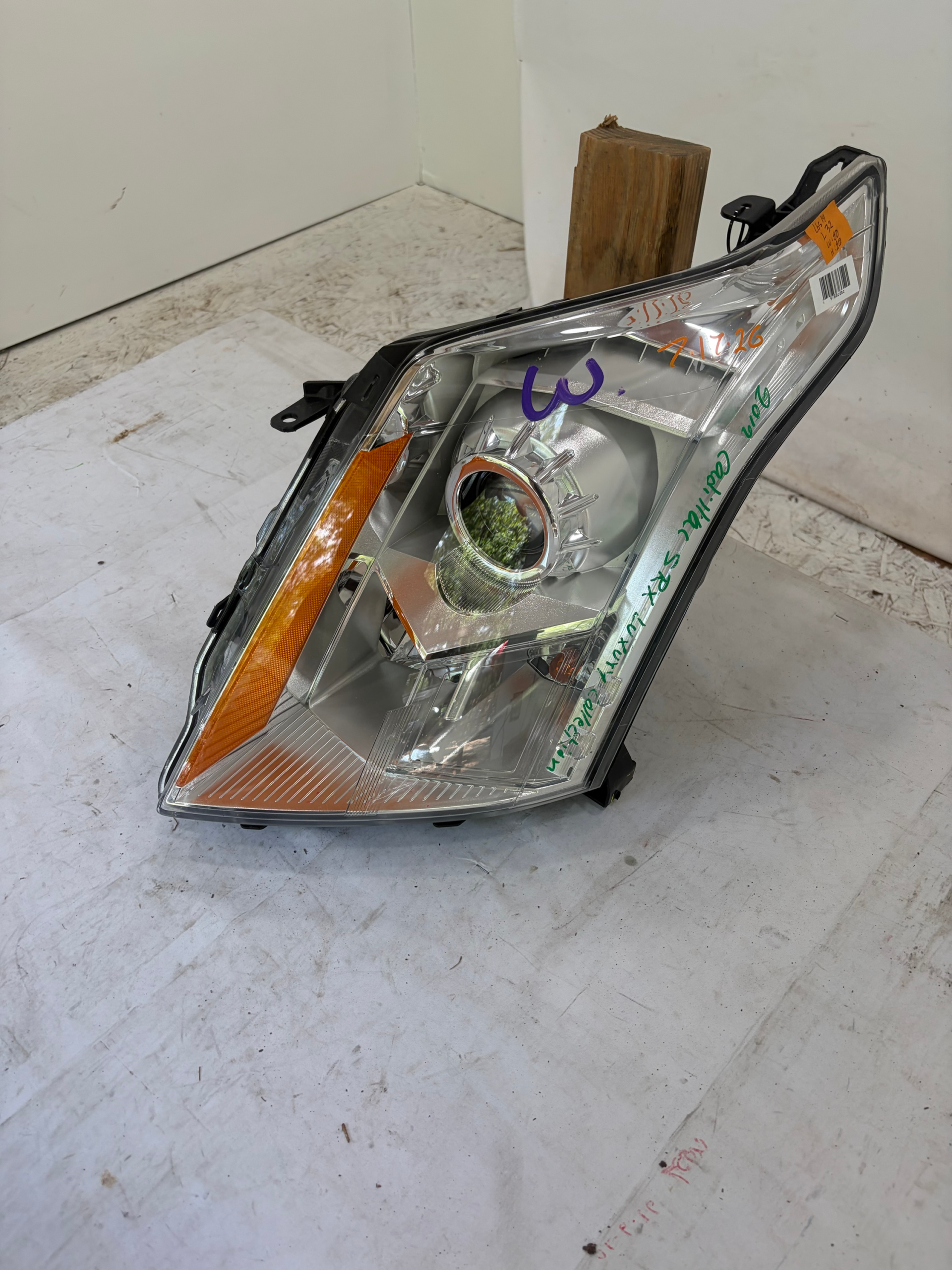 2010-2016 Cadillac SRX Halogen Driver Side Headlight