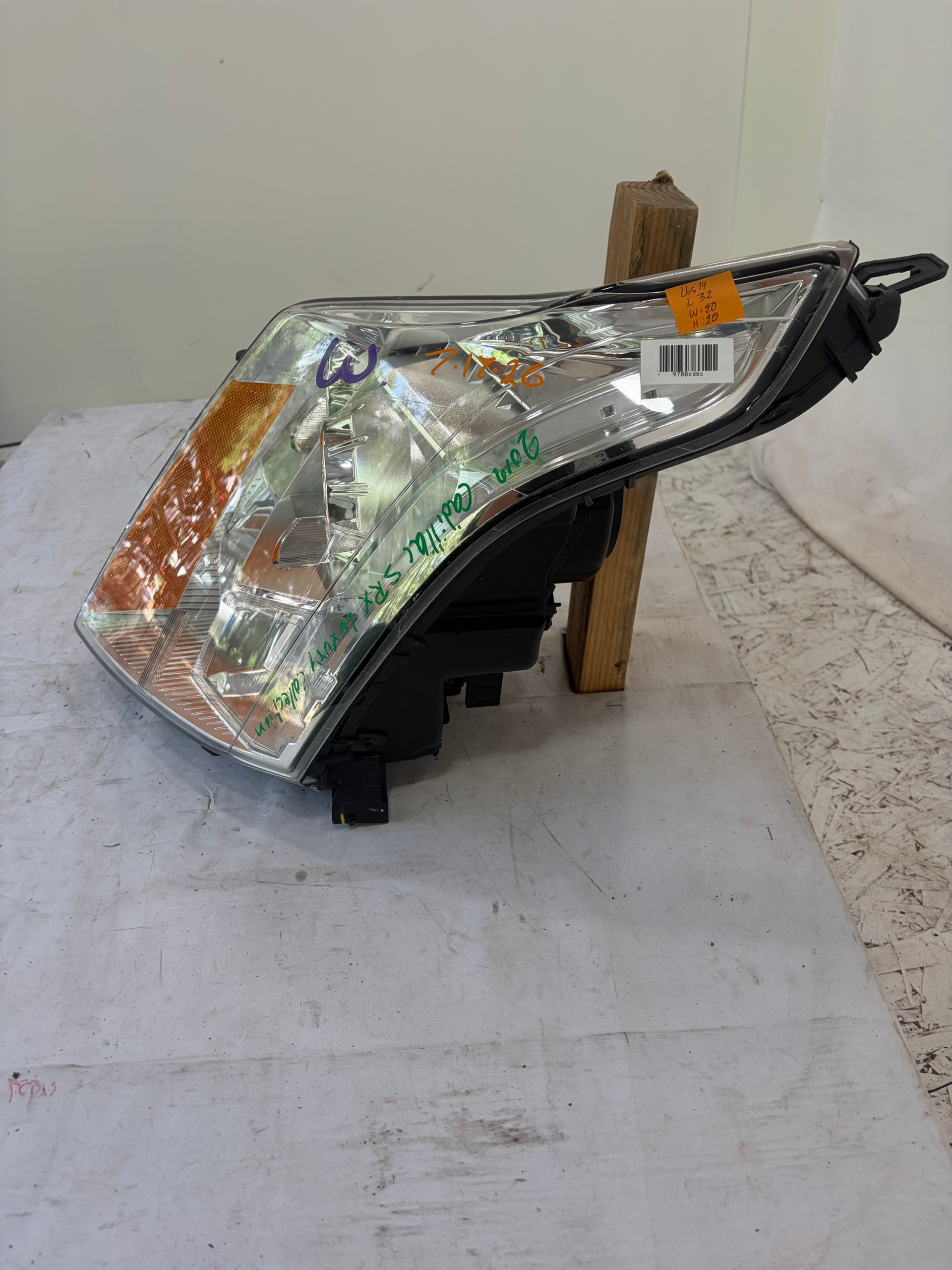 2010-2016 Cadillac SRX Halogen Driver Side Headlight