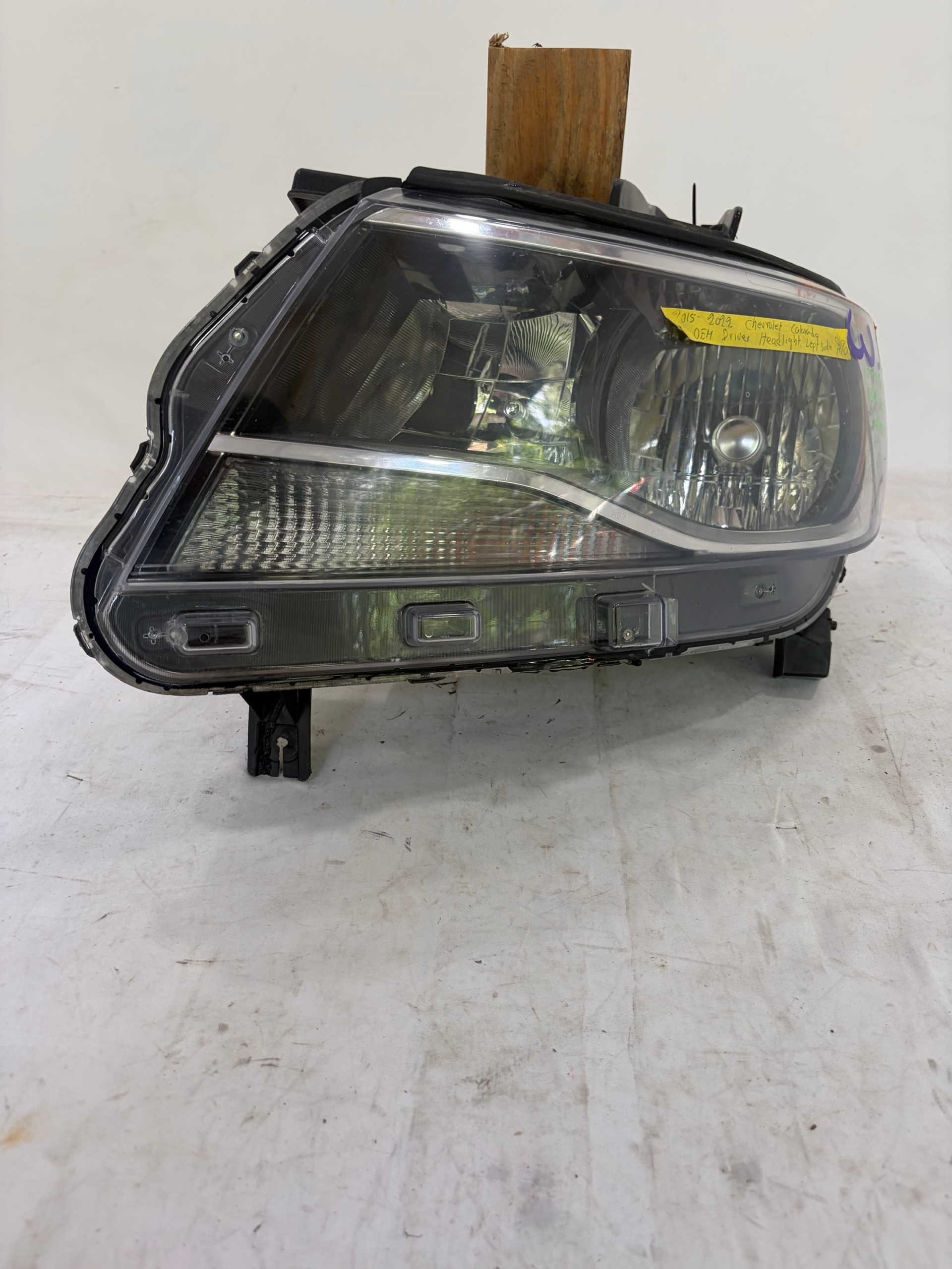 2015-2022 Chevrolet Colorado Halogen Driver Side Headlight