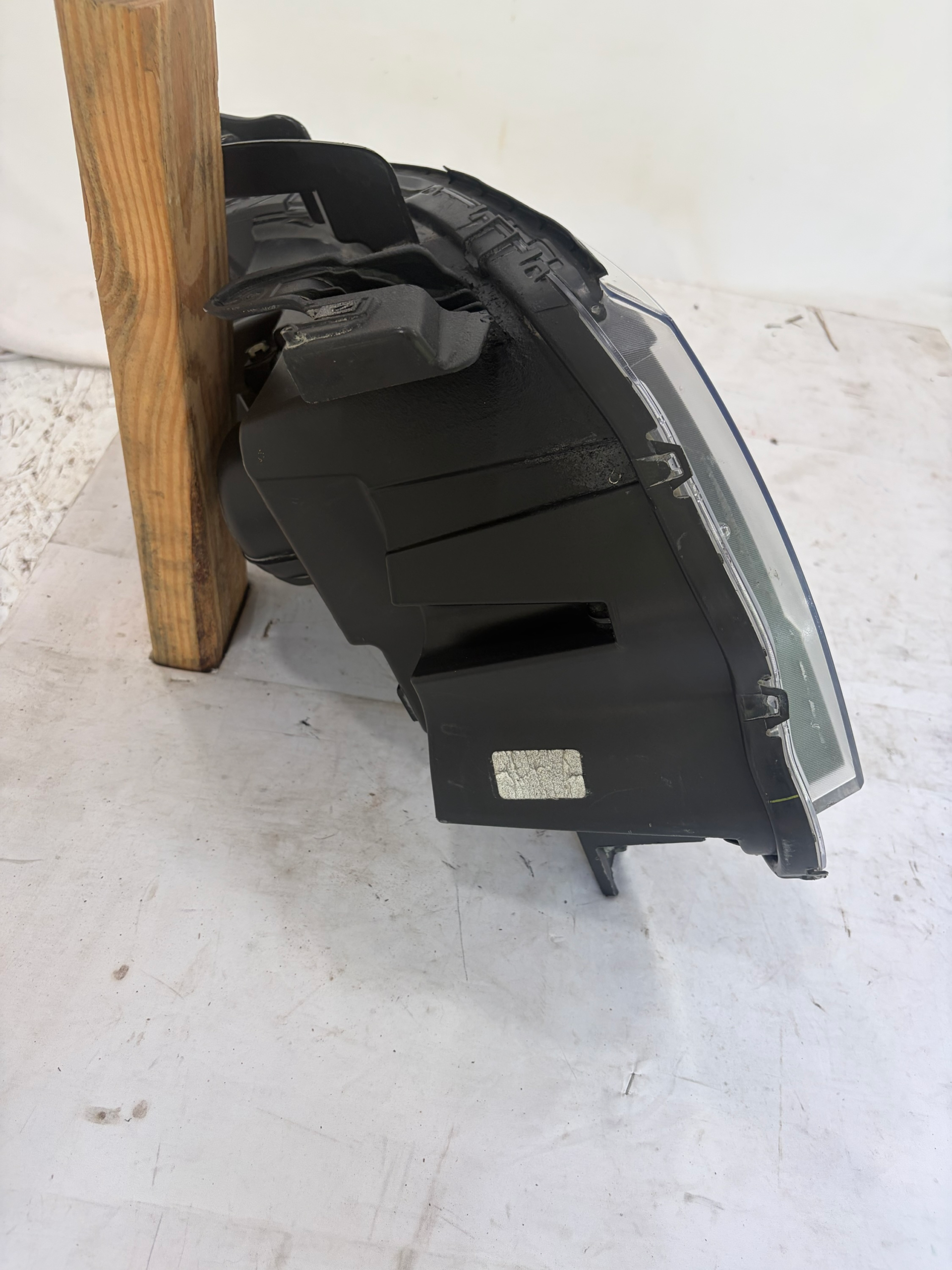 2015-2022 Chevrolet Colorado Halogen Driver Side Headlight