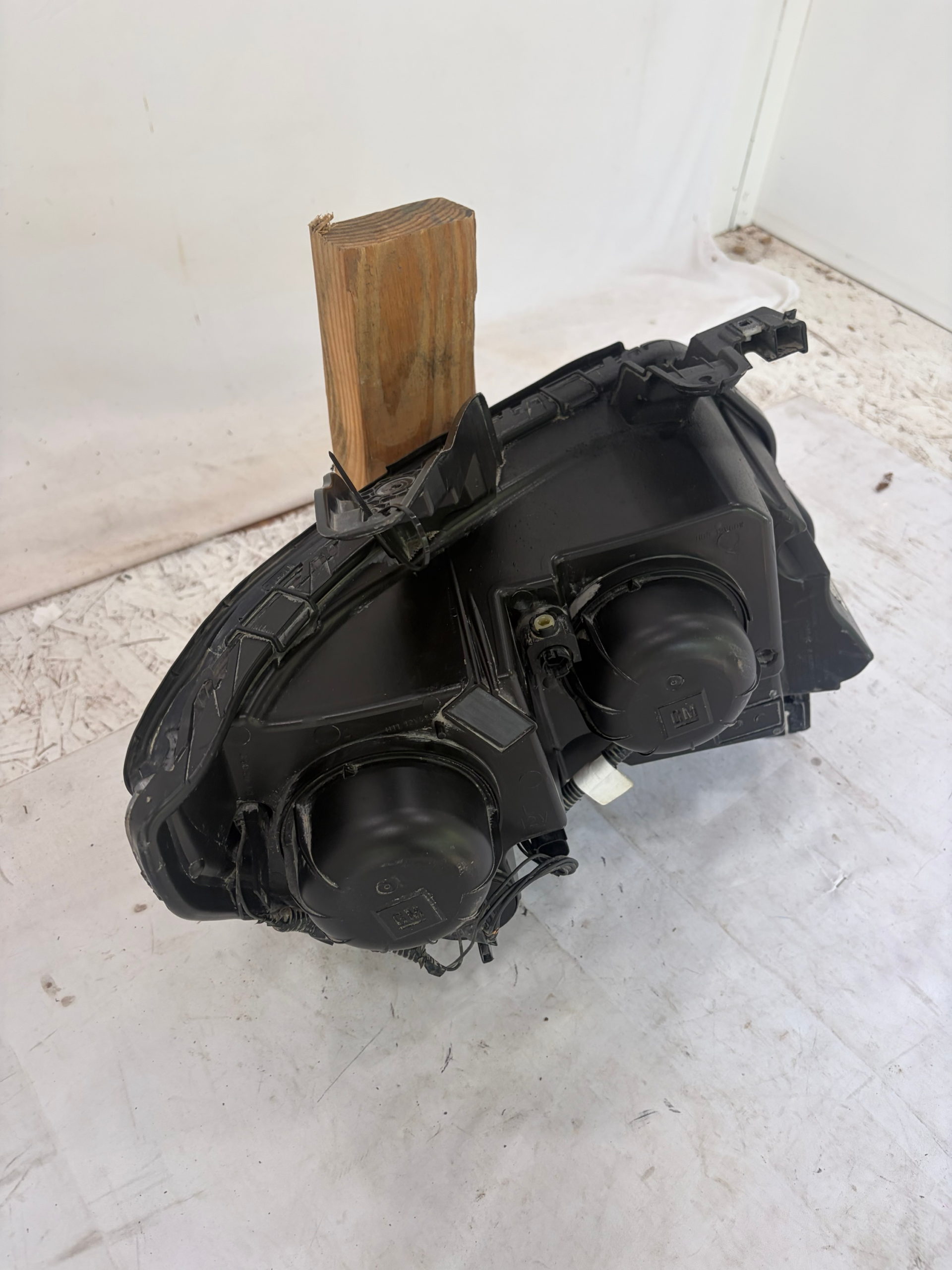 2015-2022 Chevrolet Colorado Halogen Driver Side Headlight