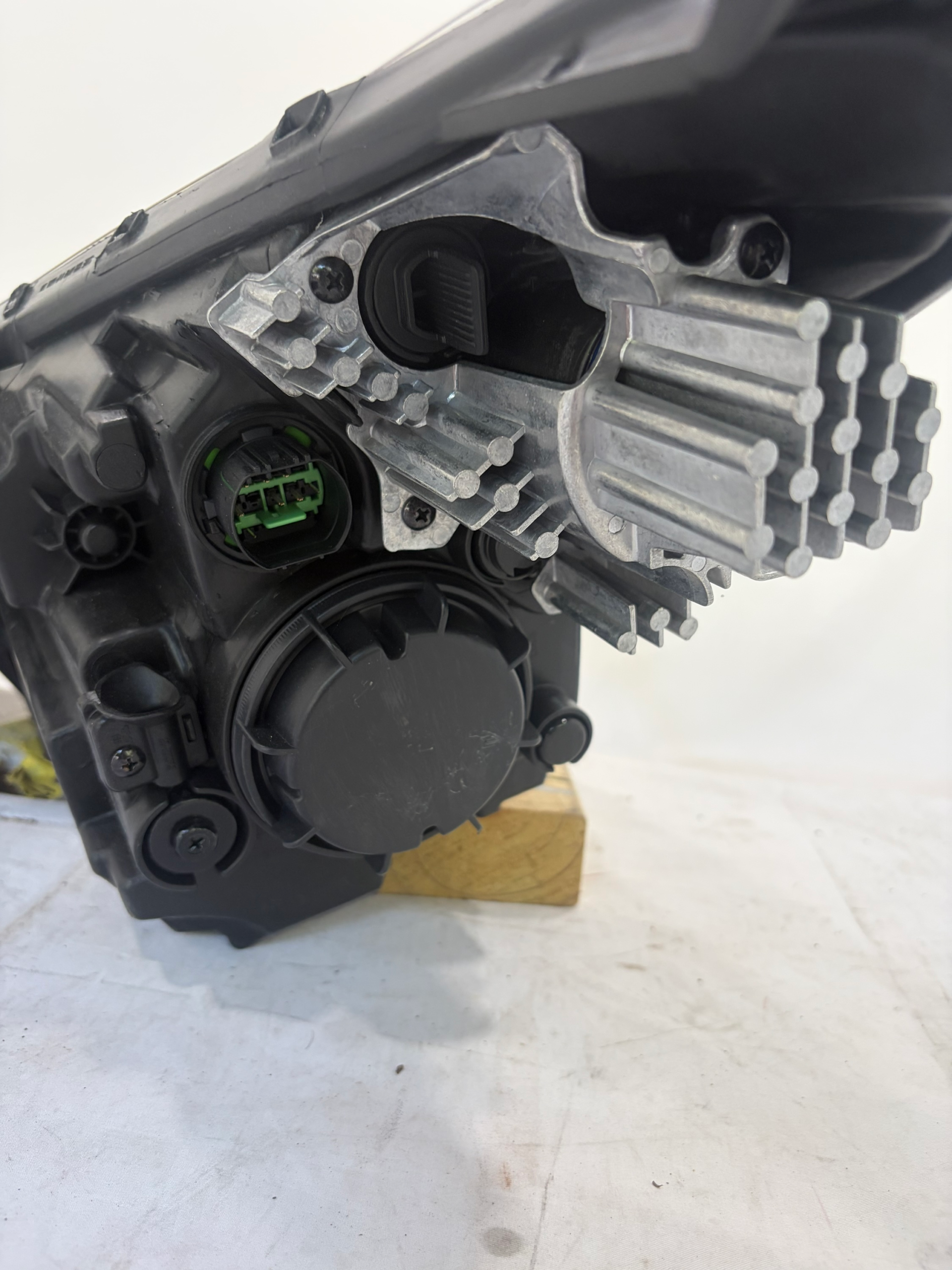 2021-2025 Hyundai Elantra Passenger Side Headlight