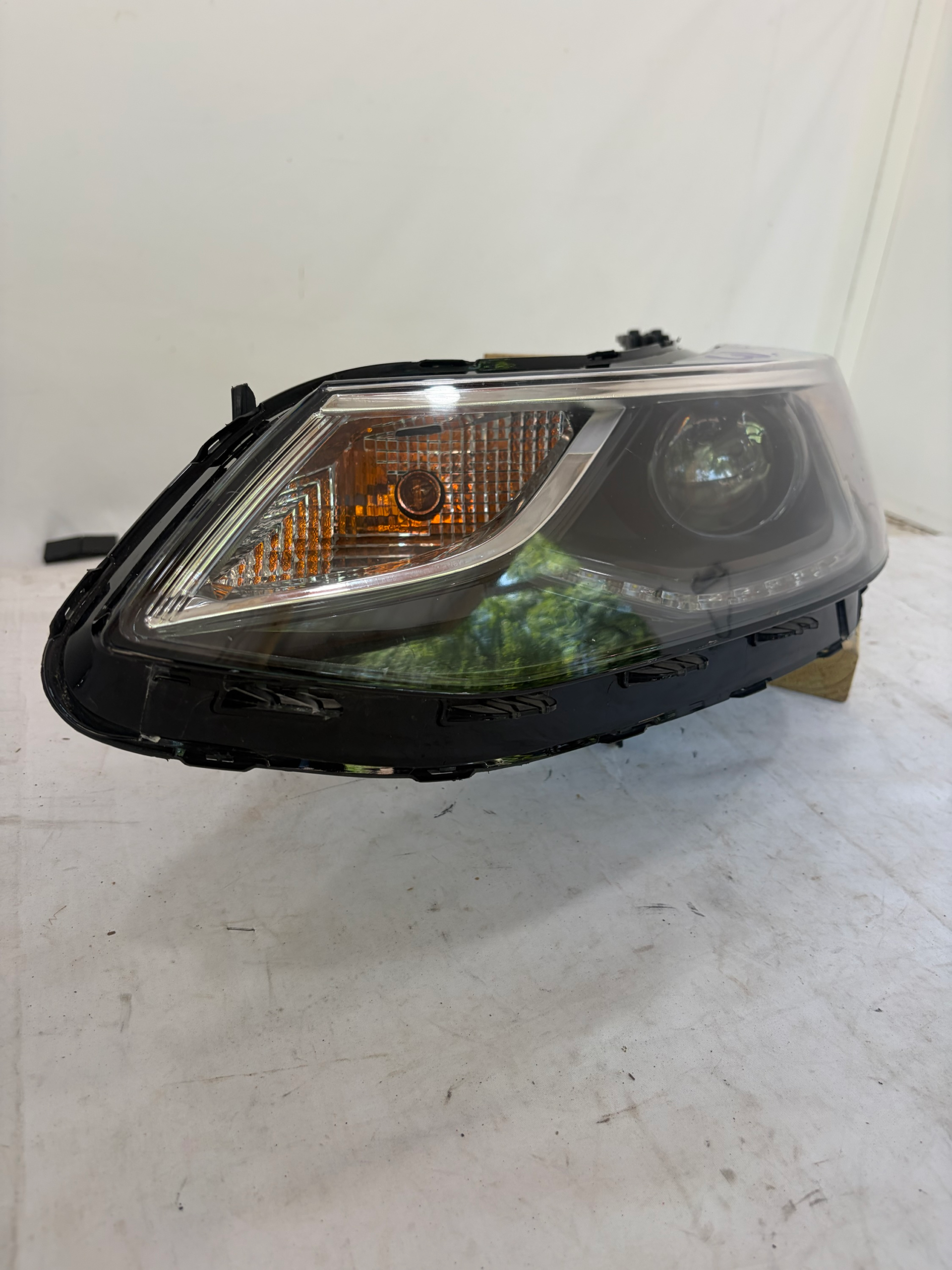 2016-2019 Chevrolet Cruze Driver Side Headlight