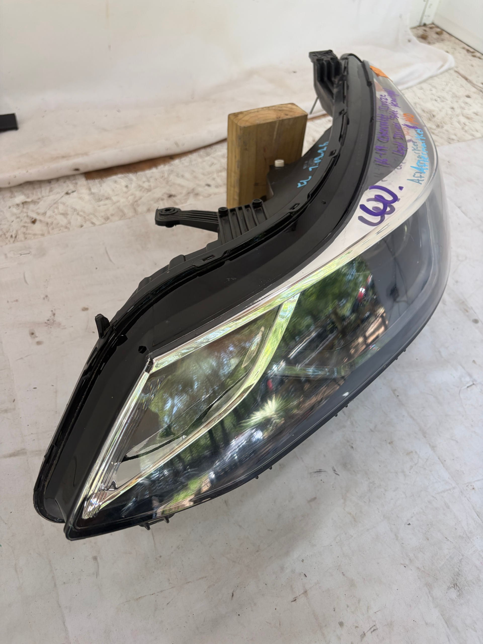 2016-2019 Chevrolet Cruze Driver Side Headlight