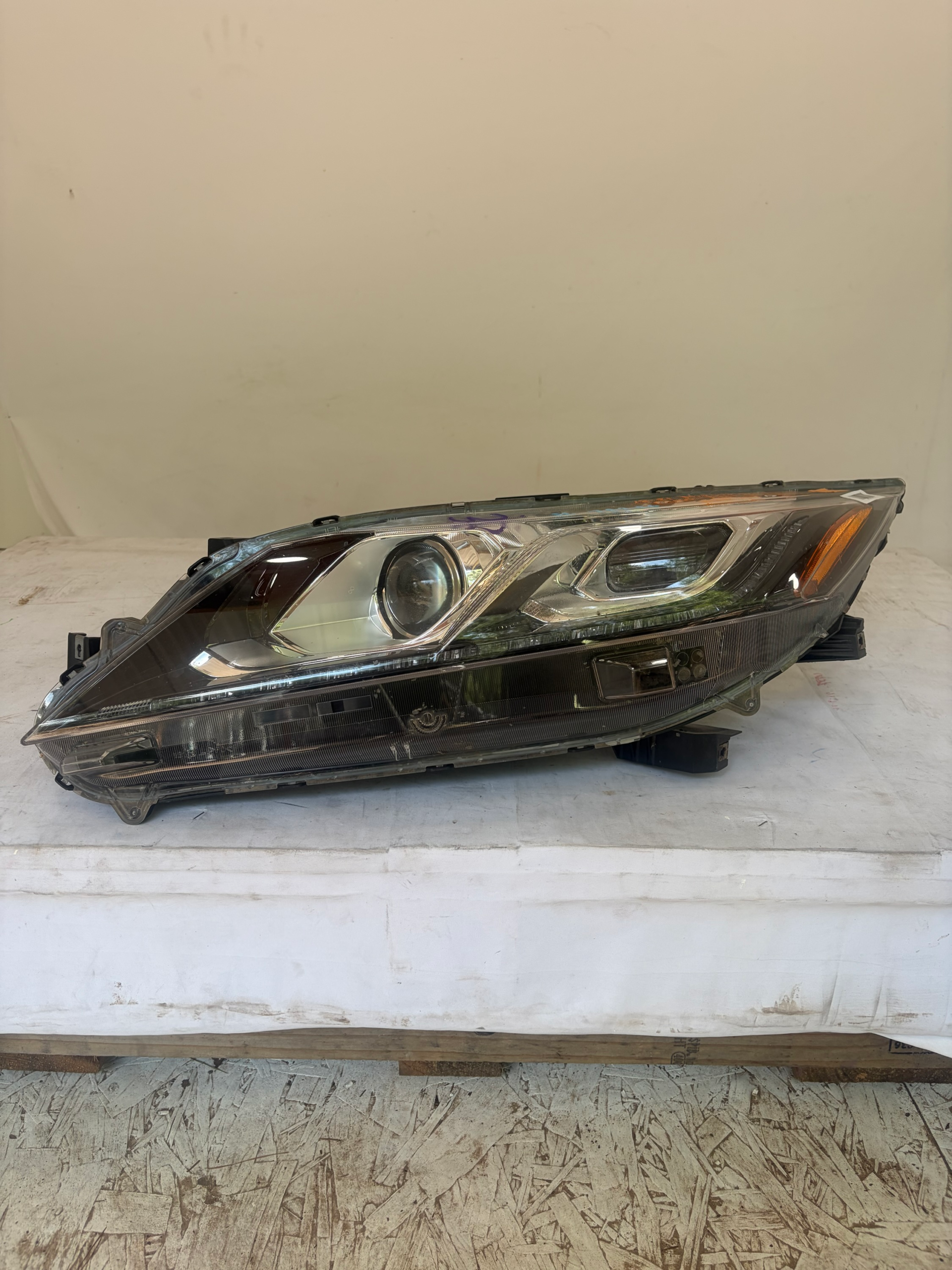 2018-2021 Mitsubishi Eclipse Cross Driver Side Headlight
