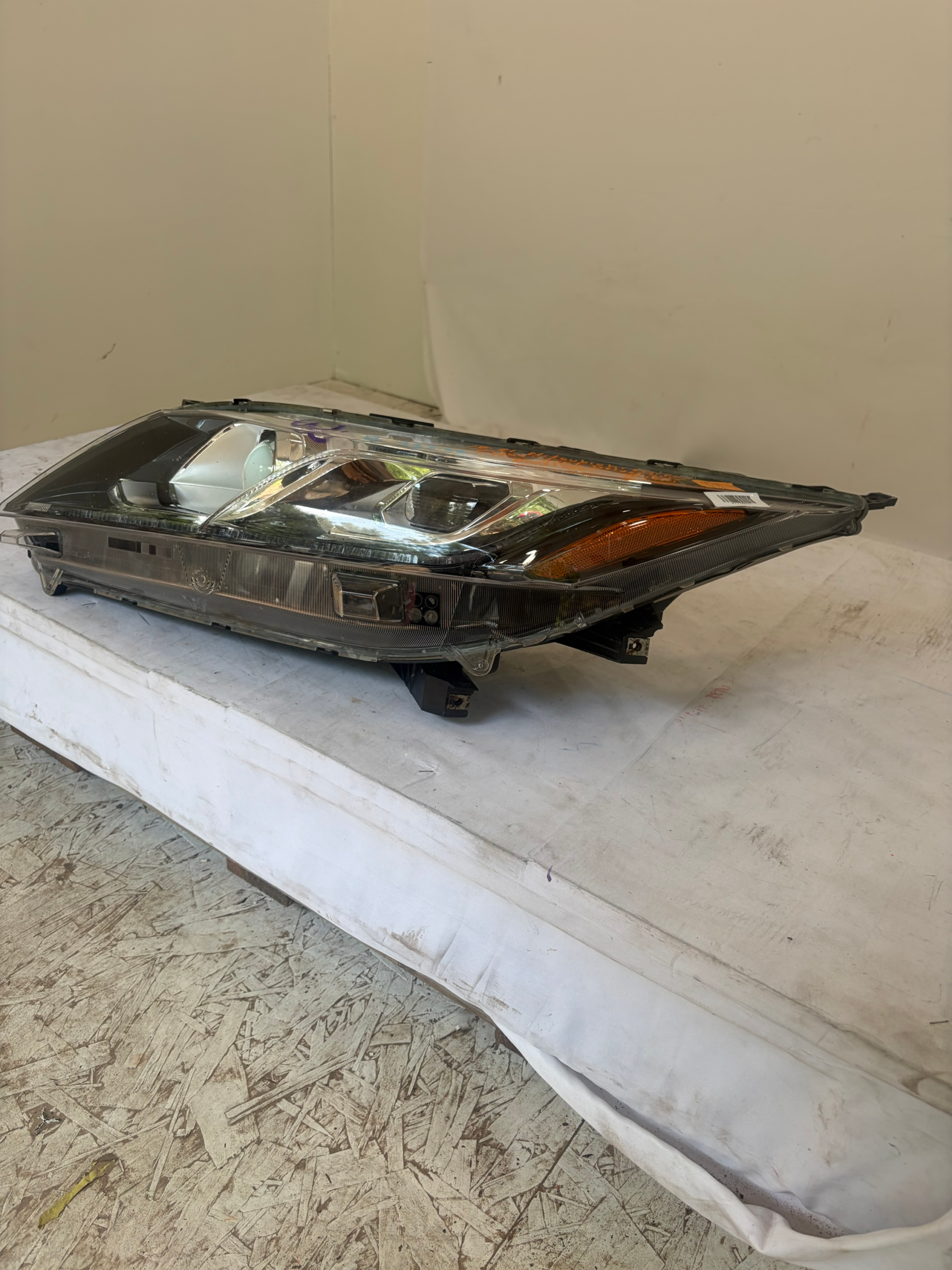 2018-2021 Mitsubishi Eclipse Cross Driver Side Headlight