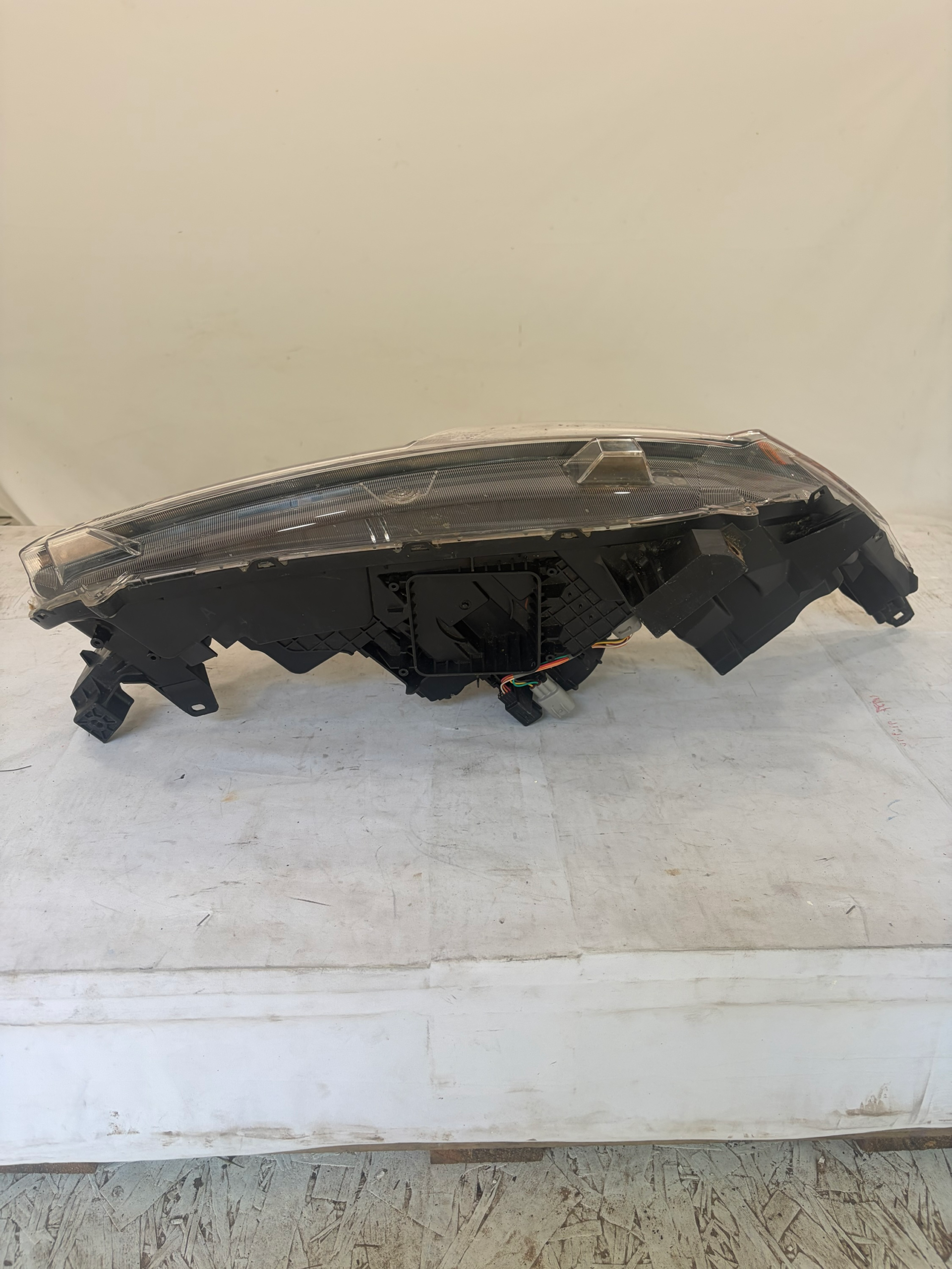 2018-2021 Mitsubishi Eclipse Cross Driver Side Headlight